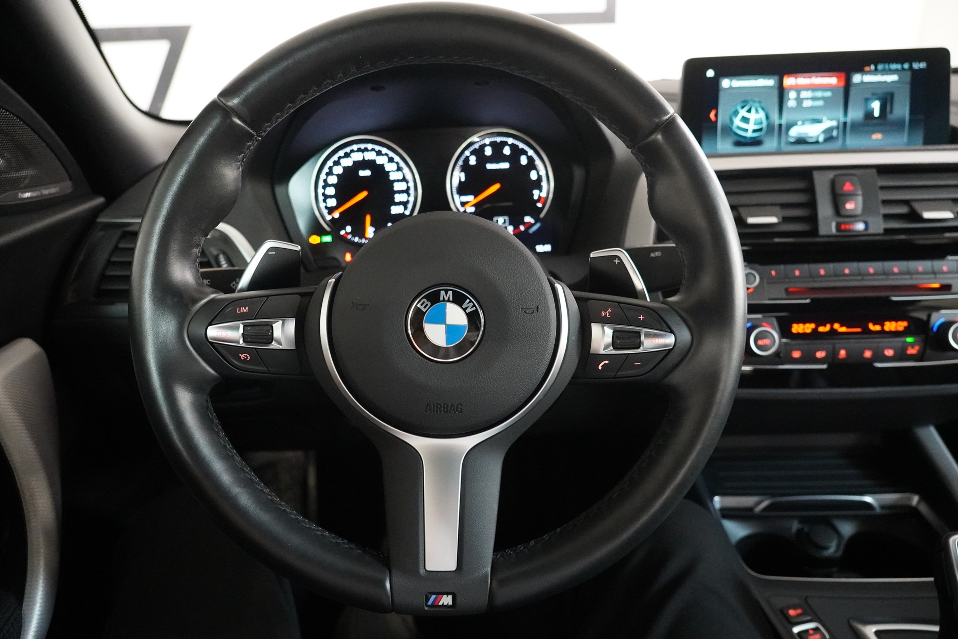 BMW BMW 220i M Sport Cabrio - 26
