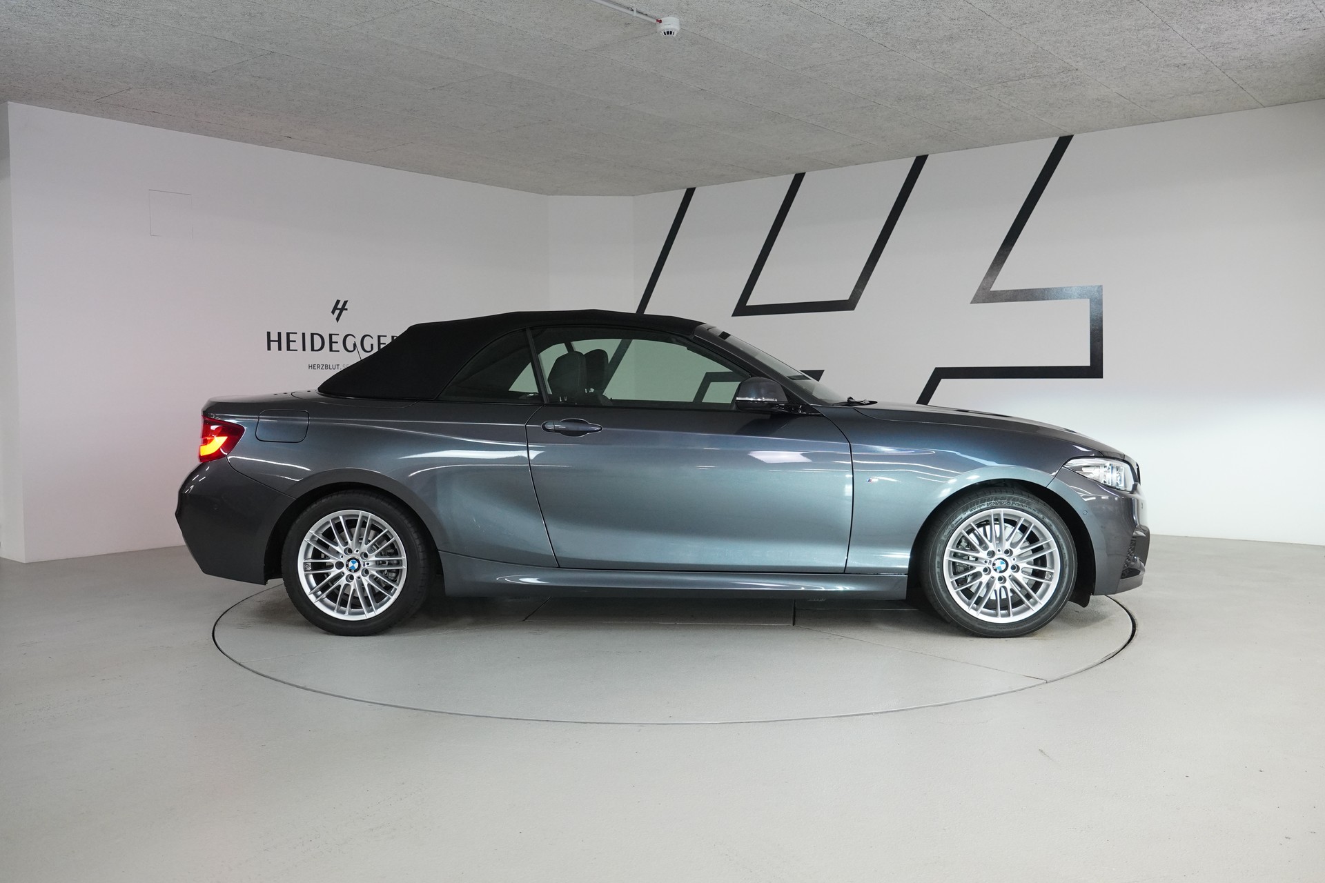BMW BMW 220i M Sport Cabrio - 4