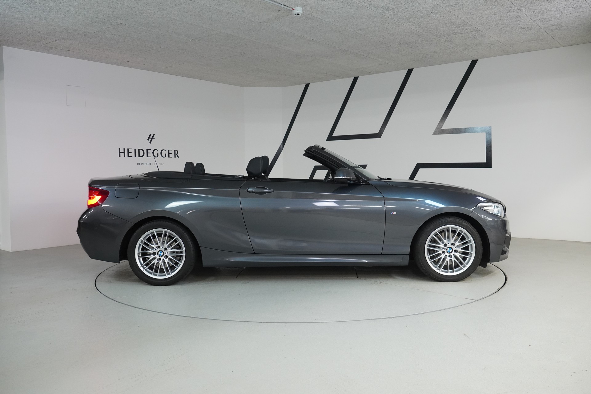 BMW BMW 220i M Sport Cabrio - 12
