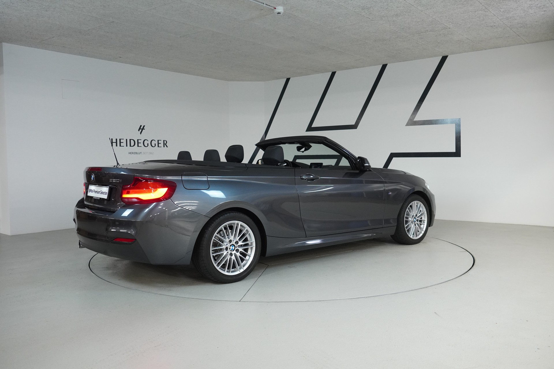 BMW BMW 220i M Sport Cabrio - 13