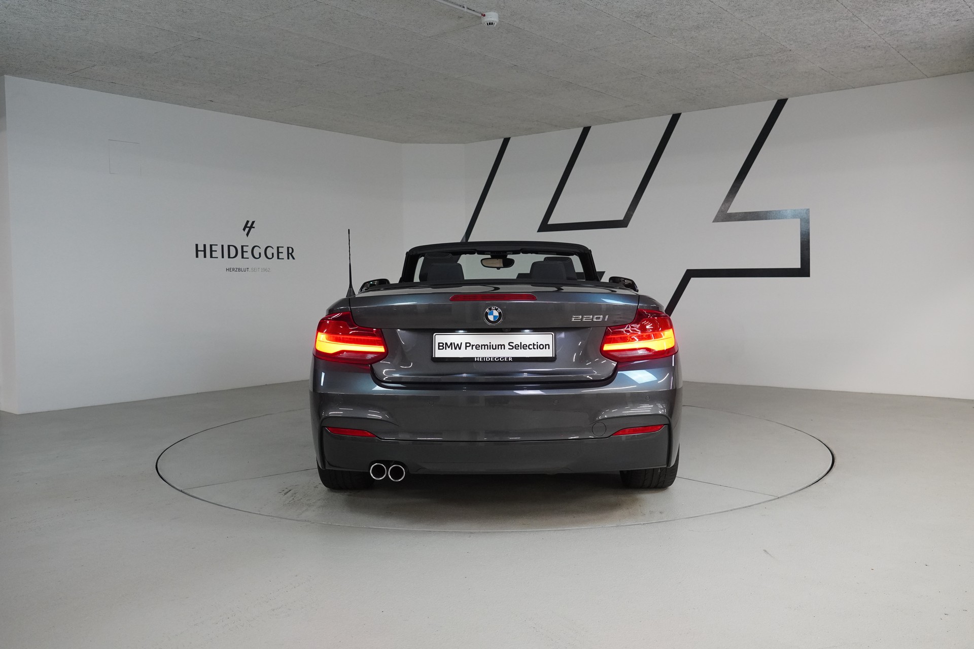 BMW BMW 220i M Sport Cabrio - 14