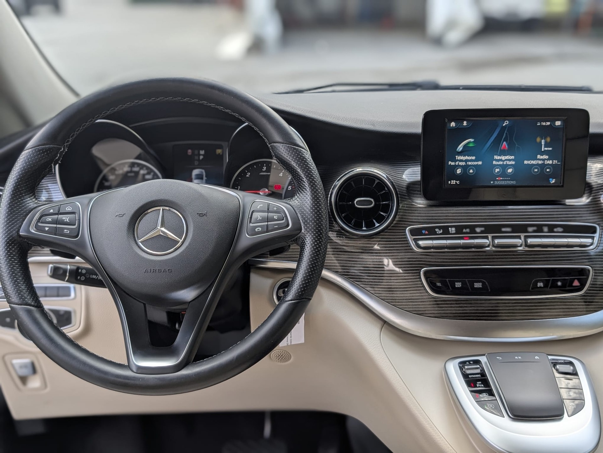 MERCEDES-BENZ V 250 d Avantgarde kurz 4matic Van - 9