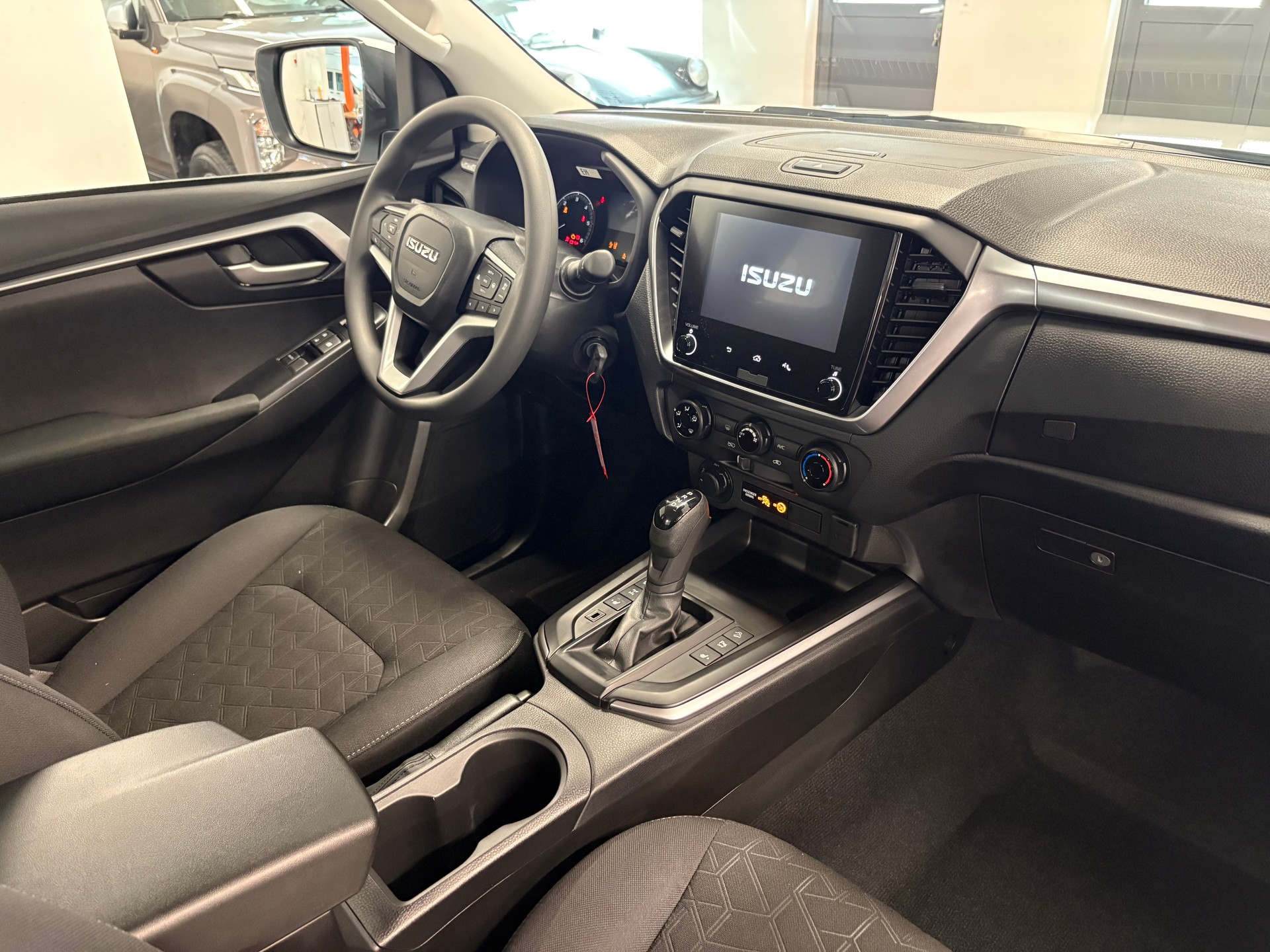 ISUZU D-MAX 1.9 SpaceCab N60BB+ 4x4 AT - 8