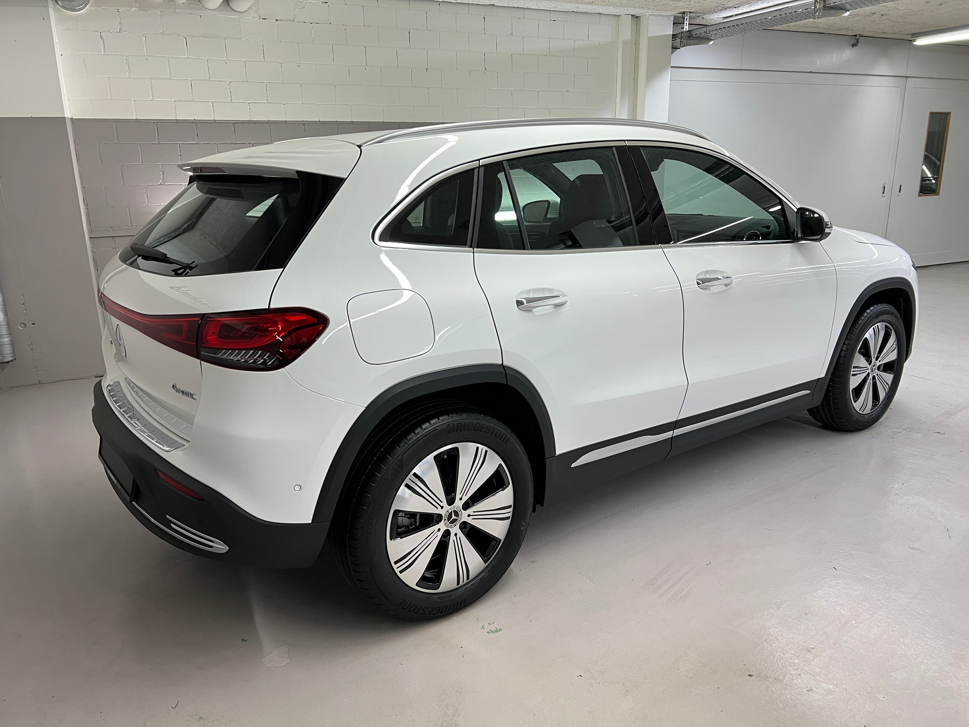 MERCEDES-BENZ EQA 300 4MATIC - 4