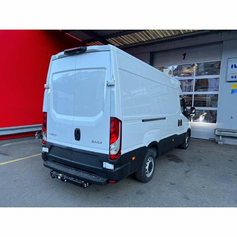 IVECO Daily 35S18HA8V Kaw.3520L H2 3.0 HPI 180 - 4