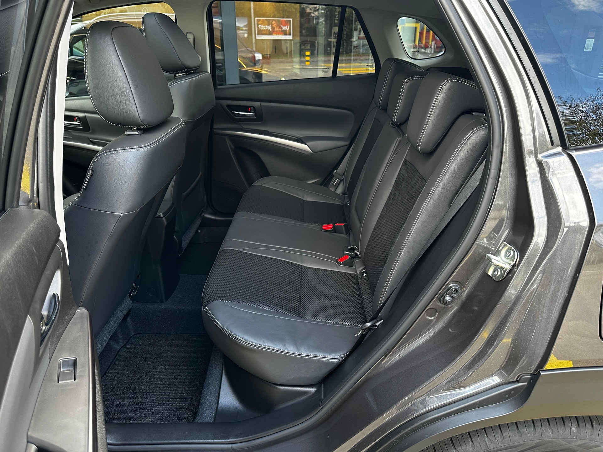 SUZUKI S-Cross 1.4 T Compact Top Hybrid 4x4 - 8