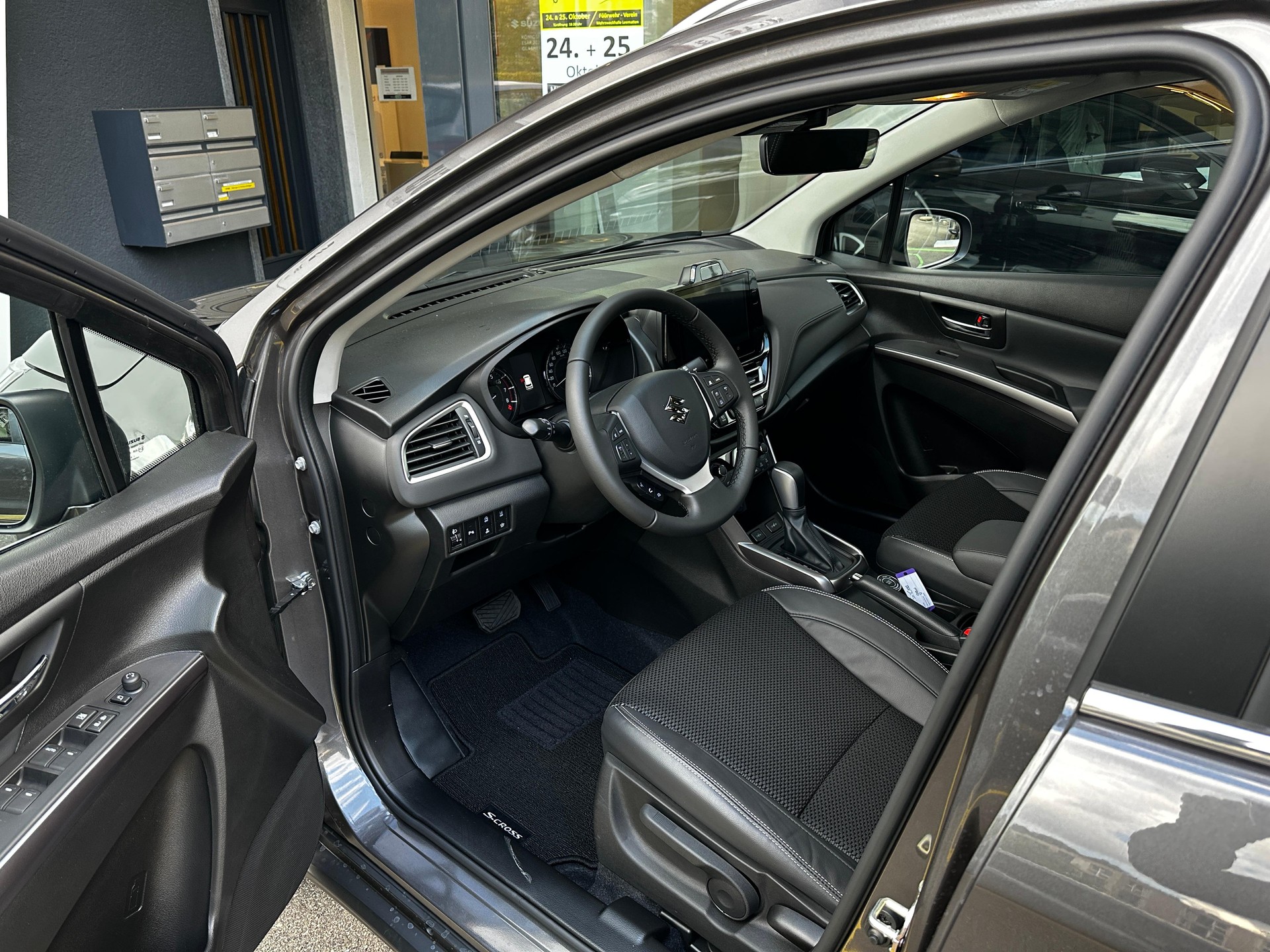 SUZUKI S-Cross 1.4 T Compact Top Hybrid 4x4 - 11