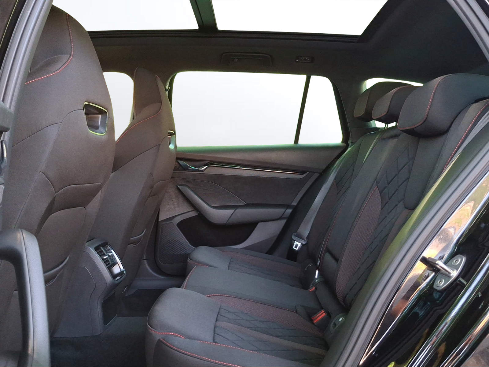 SKODA Octavia Combi 2.0 TDI DSG RS 4x4 - 12