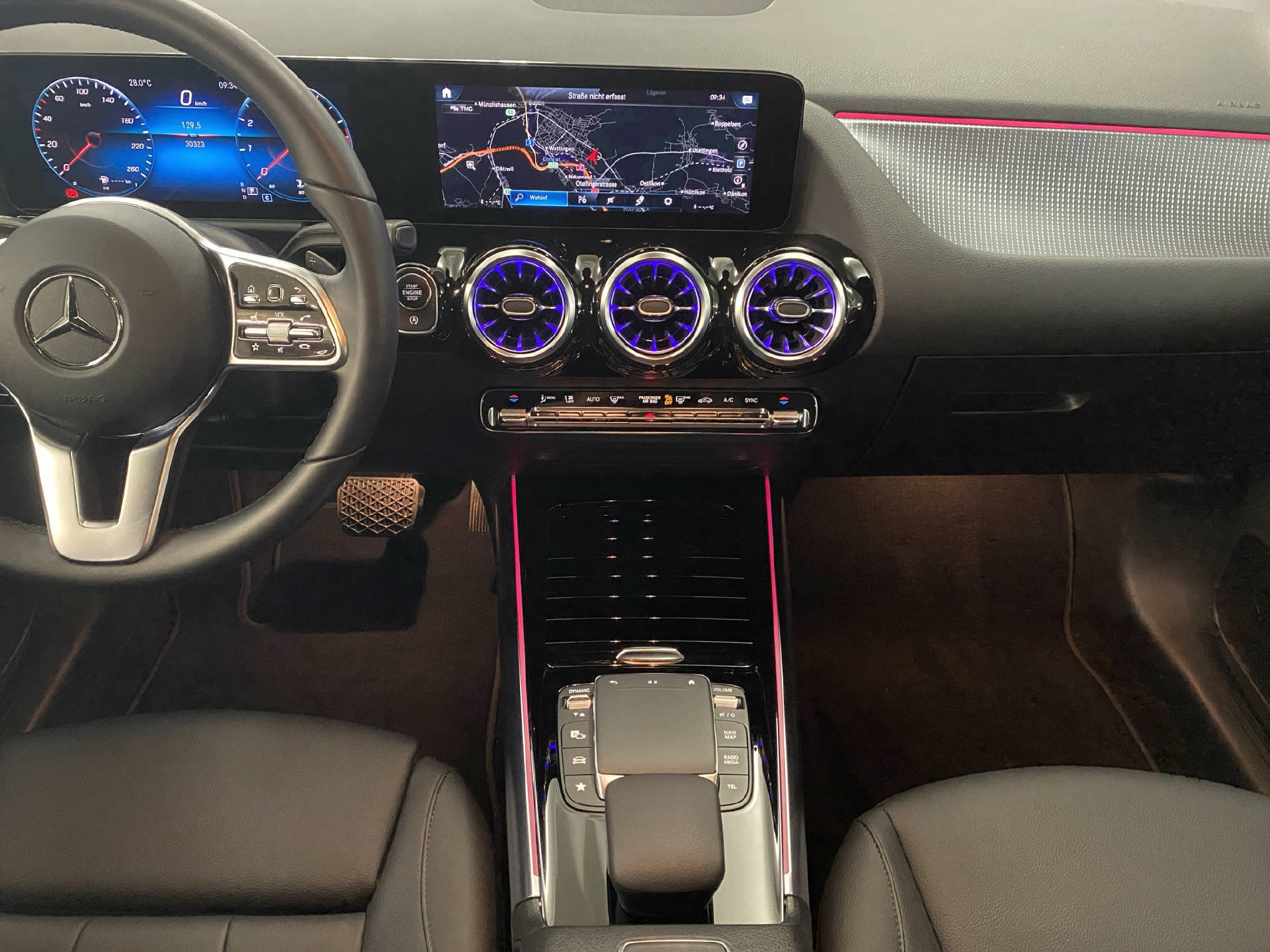 MERCEDES-BENZ GLA 200 Progressive 4MATIC - 11