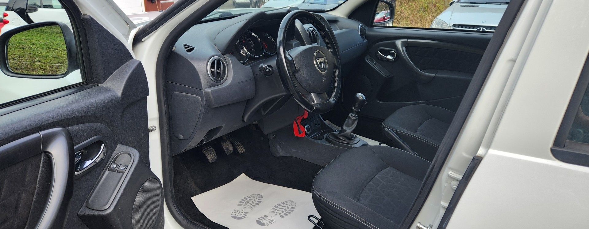 DACIA Duster 1.6 Lauréate 4x4 - 10