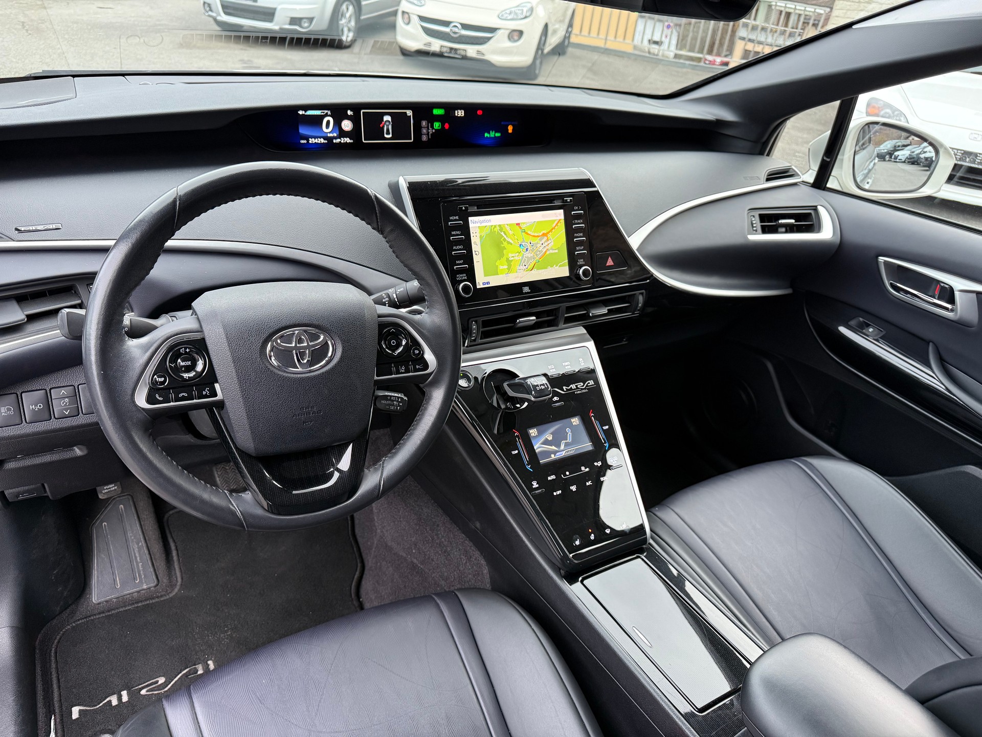TOYOTA Mirai Fuel cell Premium - 11