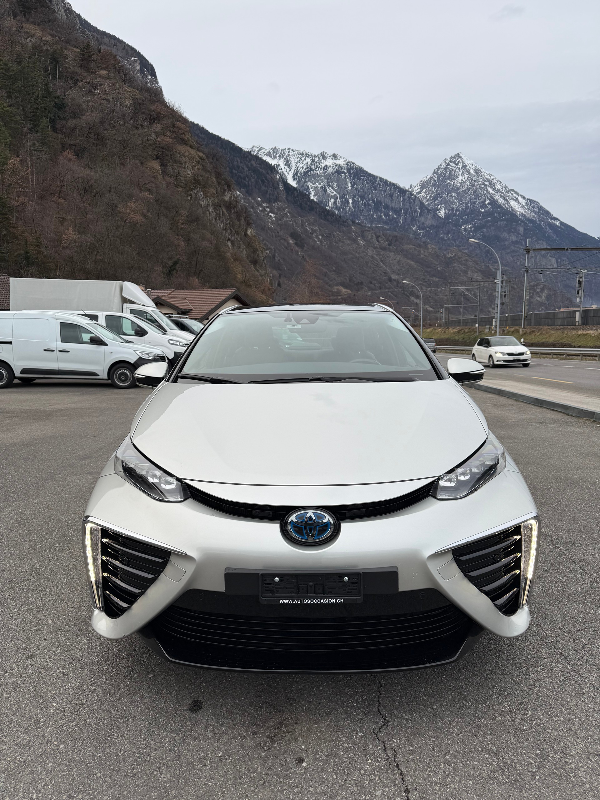 TOYOTA Mirai Fuel cell Premium - 4