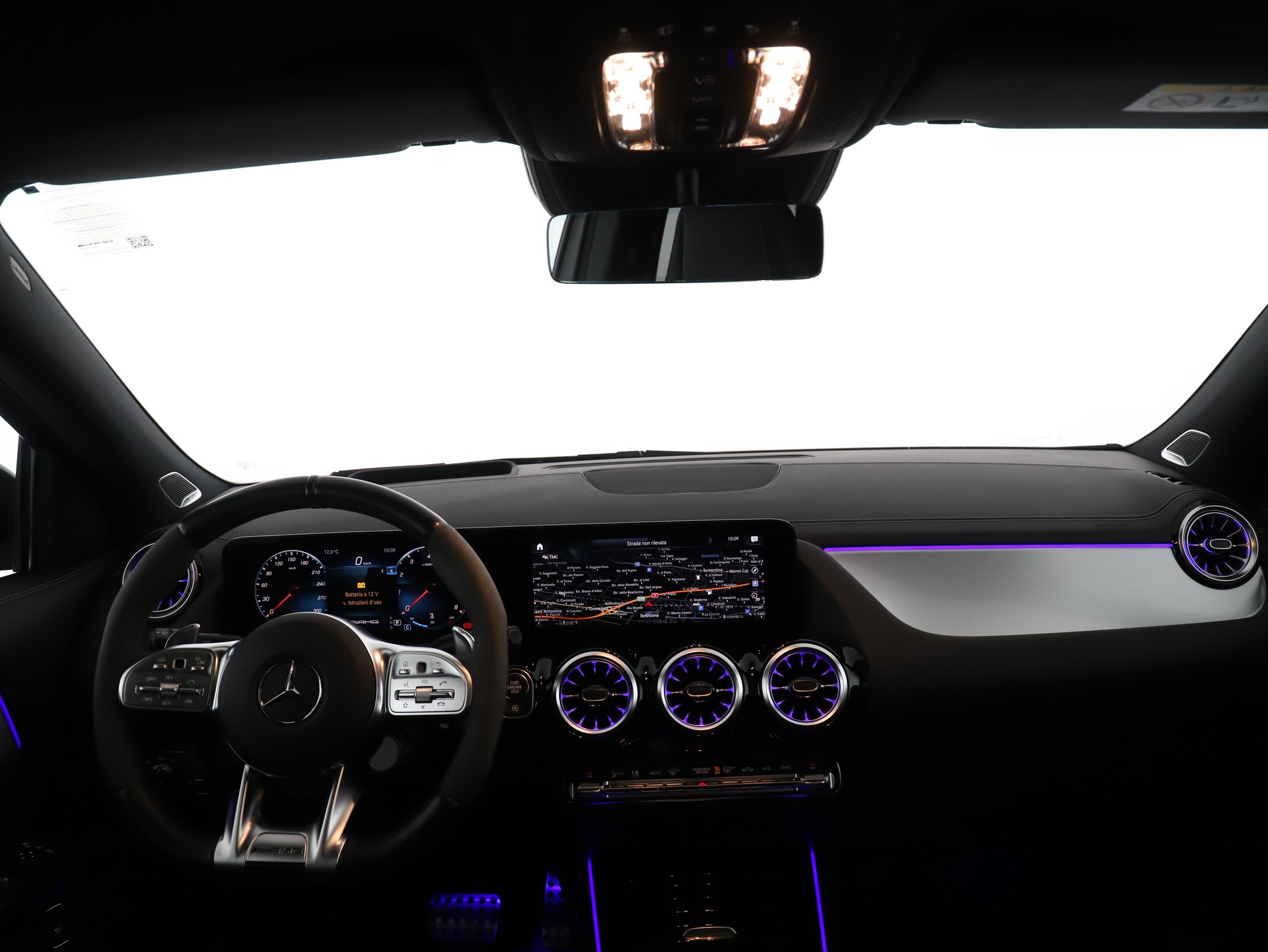 MERCEDES-BENZ GLA 45 S AMG 4Matic+ - 12