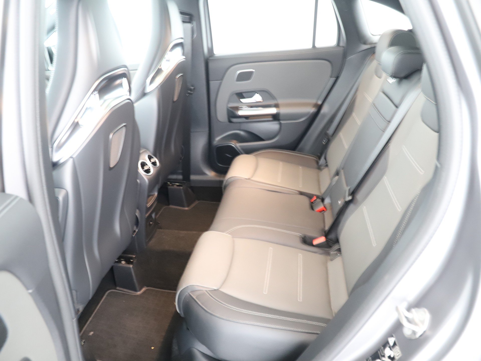 MERCEDES-BENZ GLA 45 S AMG 4Matic+ - 14