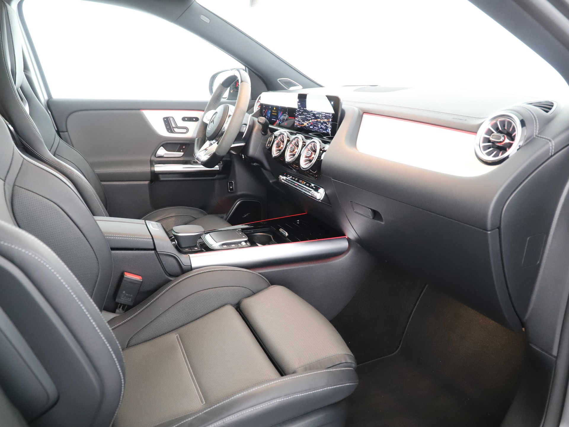 MERCEDES-BENZ GLA 45 S AMG 4Matic+ - 11