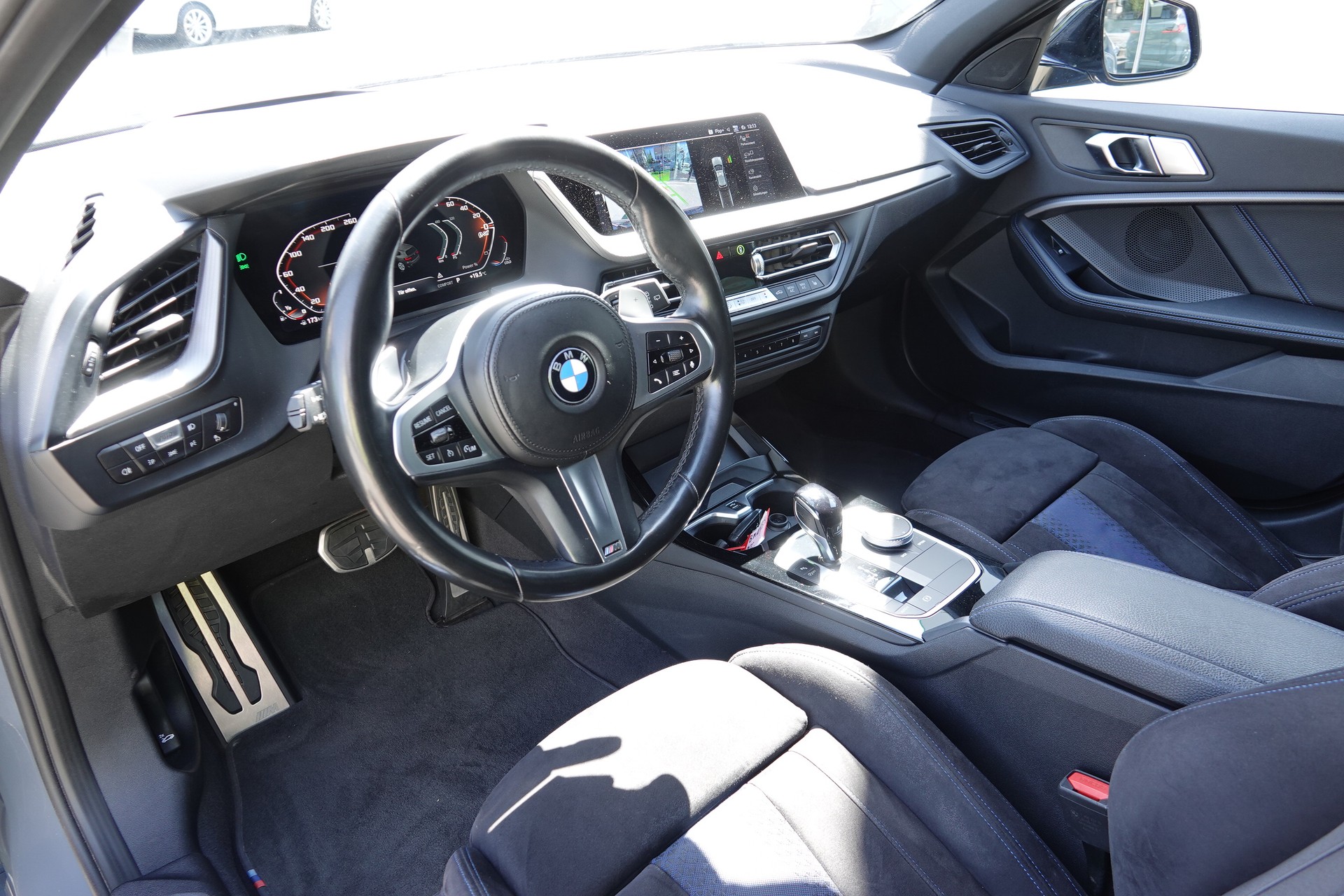 BMW M135i xDrive - 9