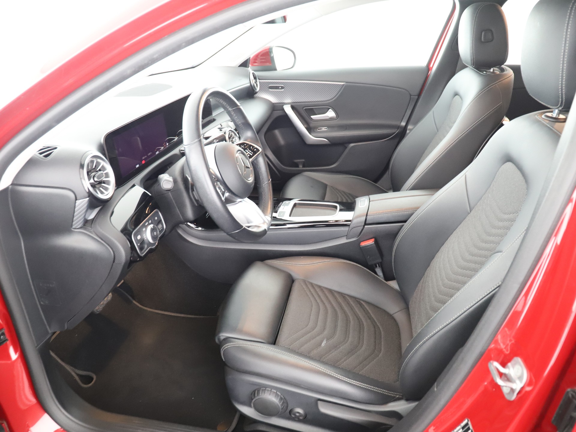 MERCEDES-BENZ A 180 - 9