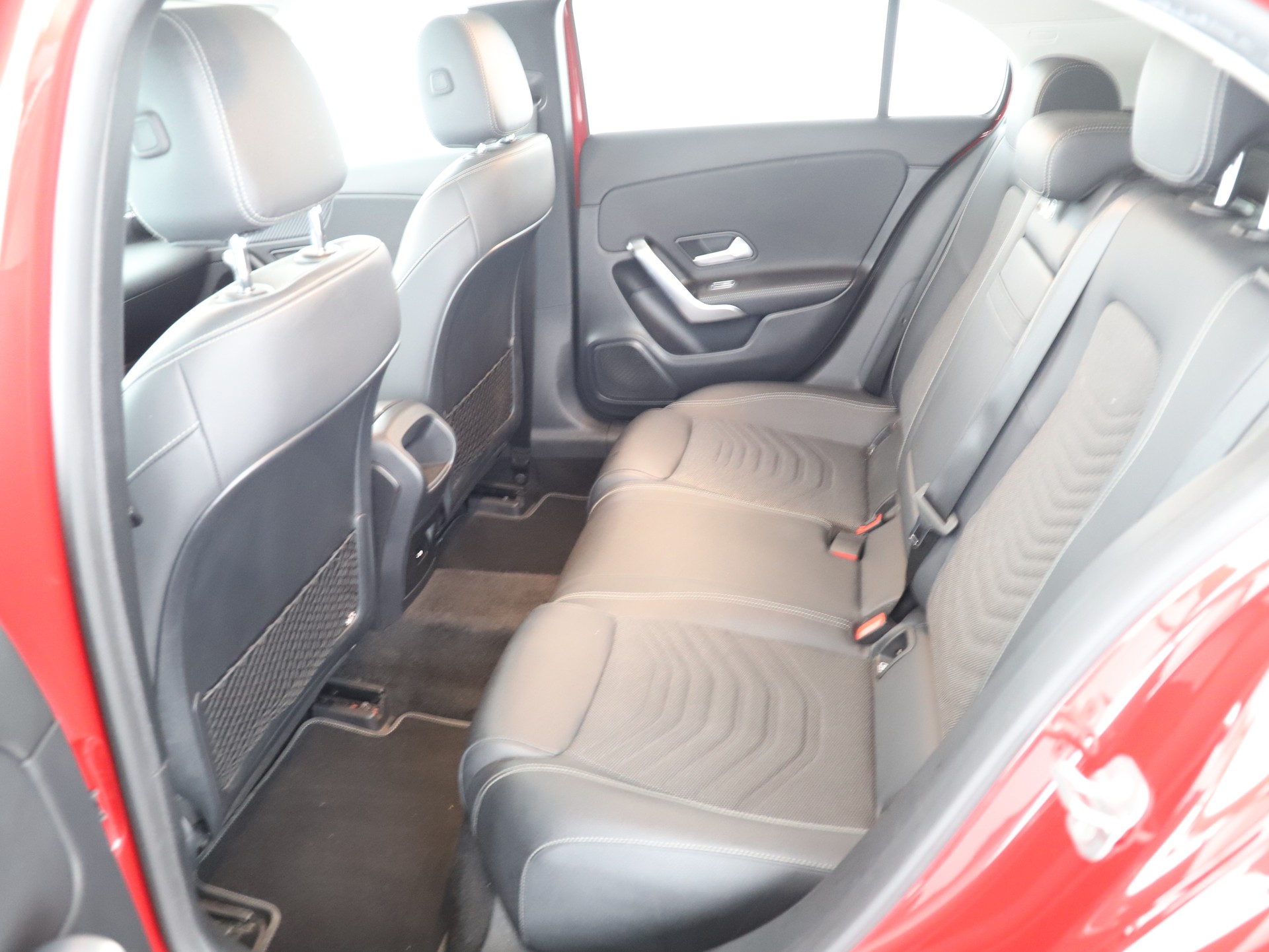 MERCEDES-BENZ A 180 - 12