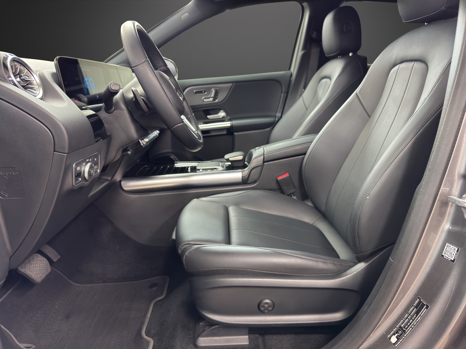 MERCEDES-BENZ EQA 350 4Matic - 9