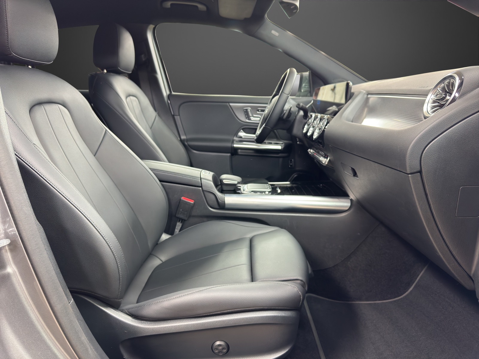 MERCEDES-BENZ EQA 350 4Matic - 11