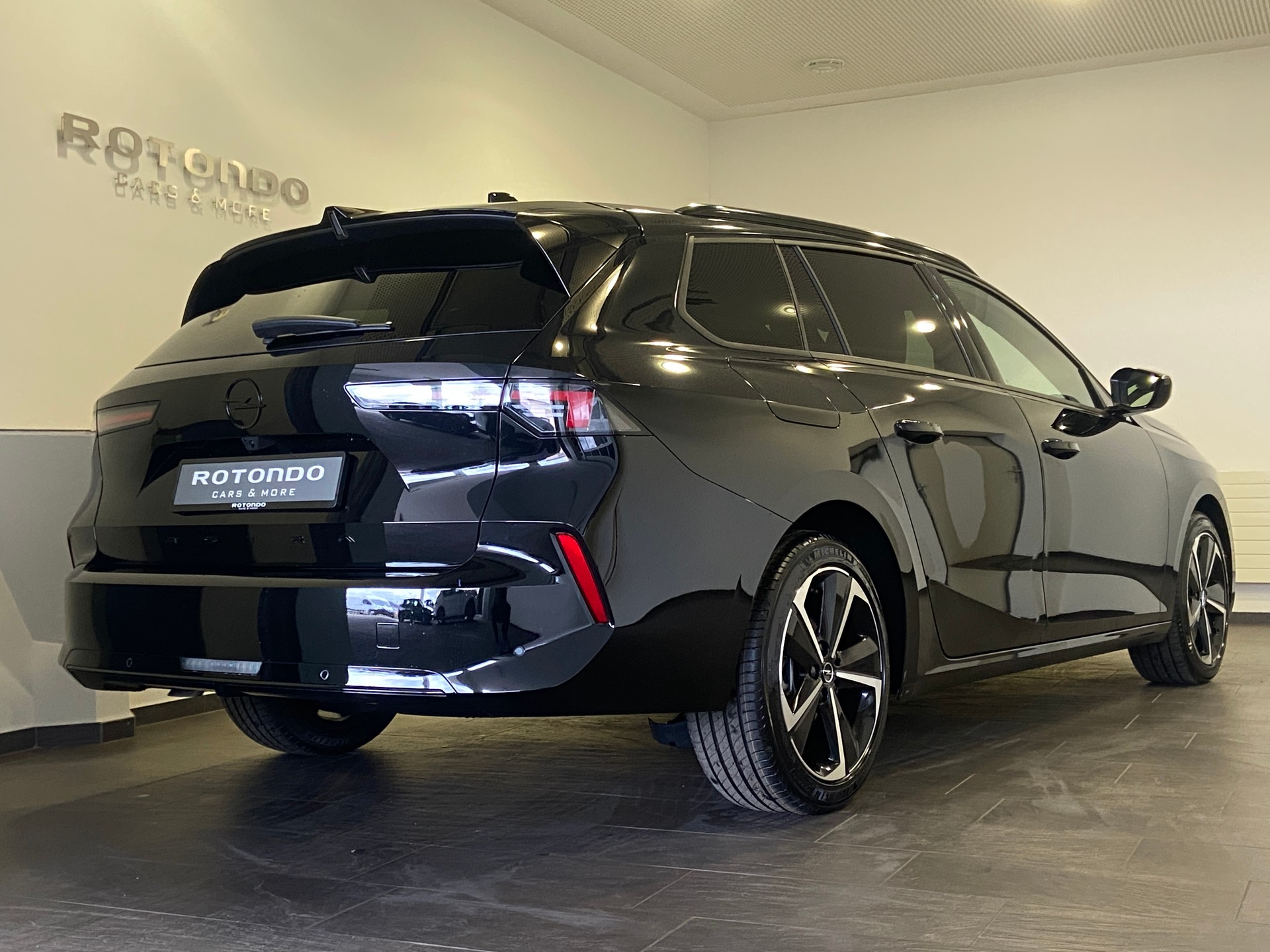 OPEL Astra Sports Tourer 1.2i Turbo GS Automat - 2