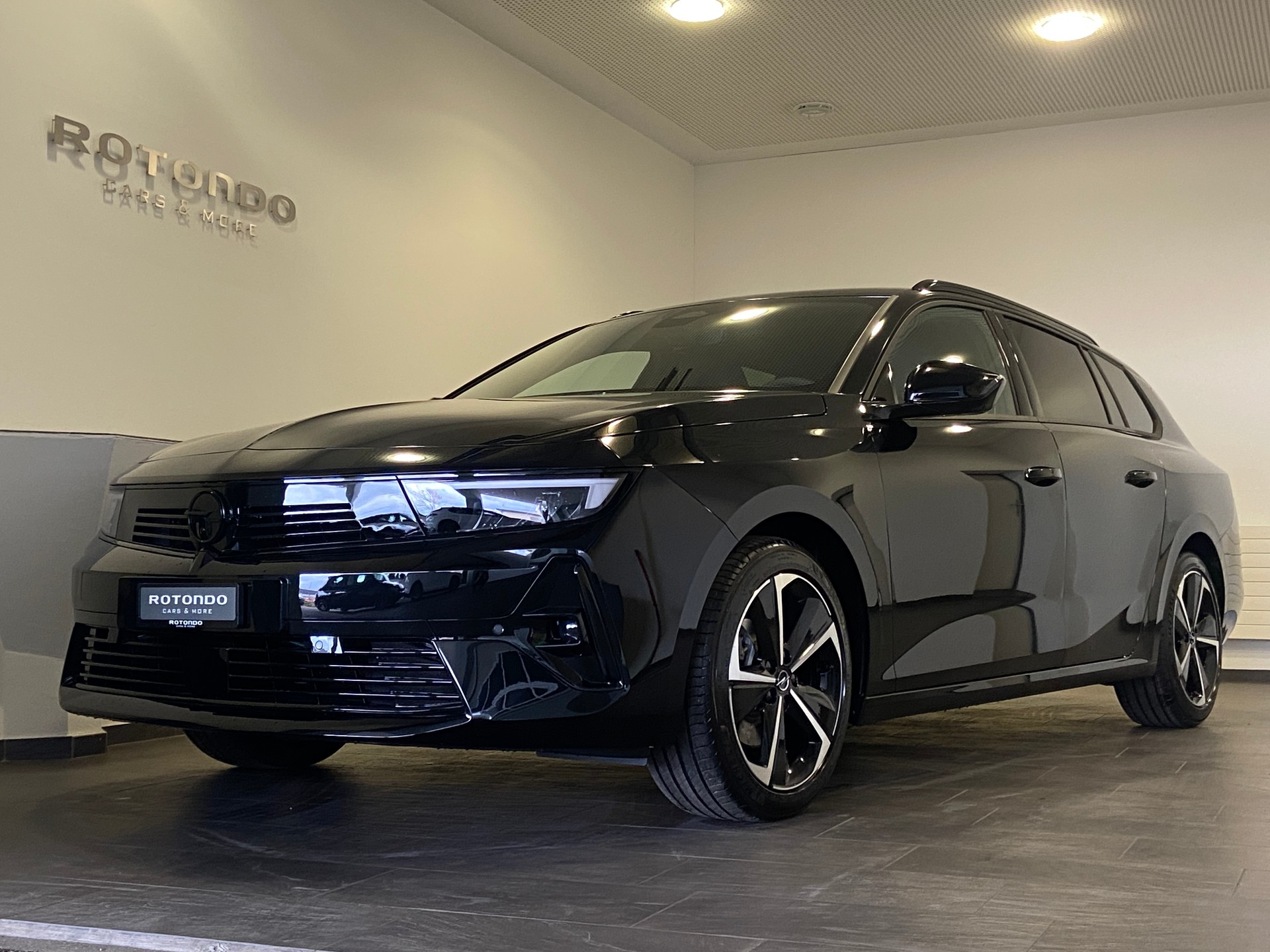 OPEL Astra Sports Tourer 1.2i Turbo GS Automat