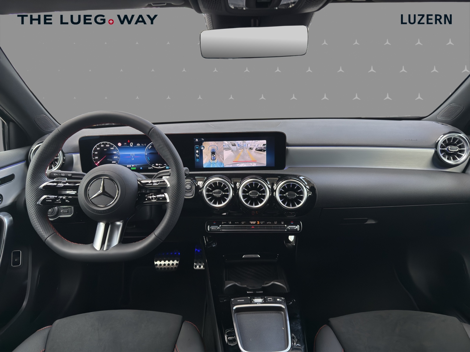 MERCEDES-BENZ A 250 e with EQ - AMG / DISTRONIC / 360 Grad Kamera / Panorama-Dach - 12