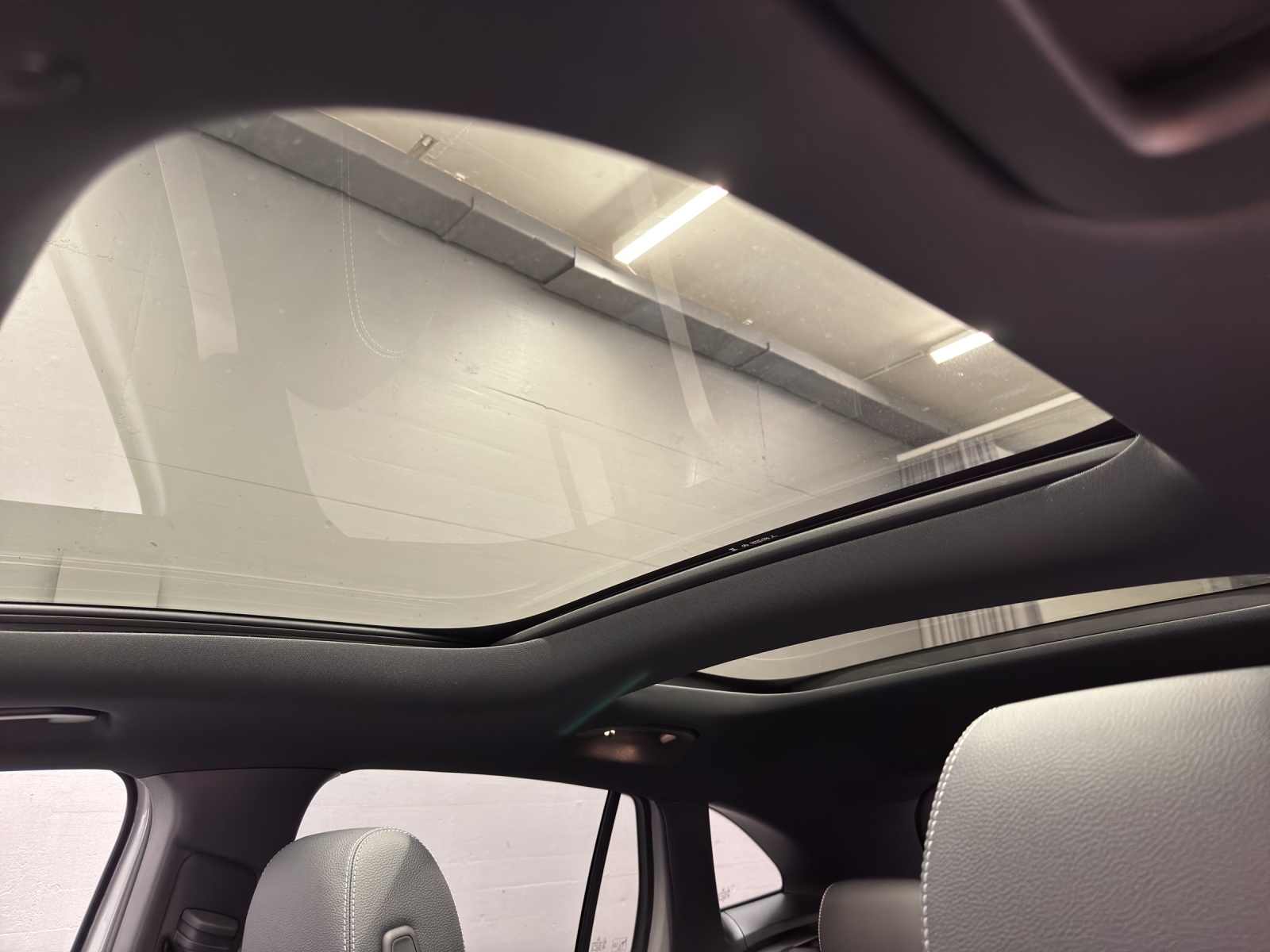 MERCEDES-BENZ GLA 250 Swiss Star - 16