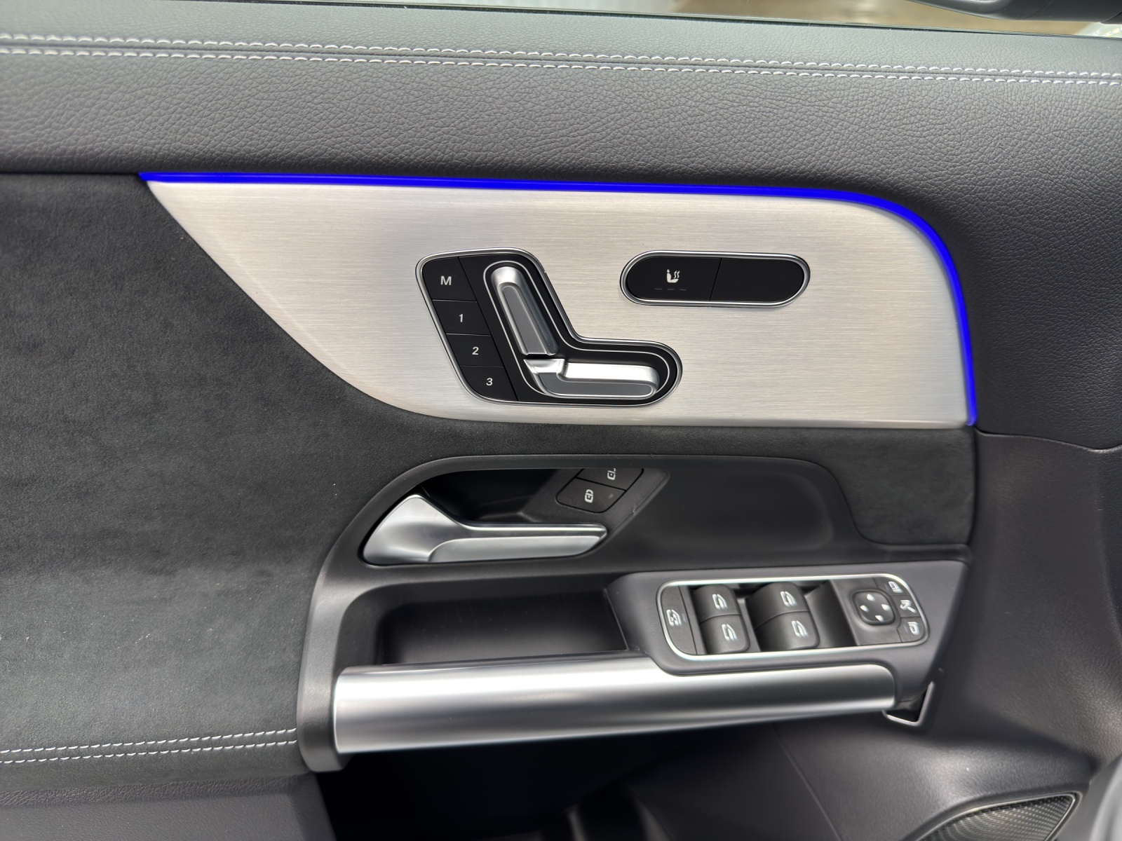MERCEDES-BENZ GLA 250 Swiss Star - 15