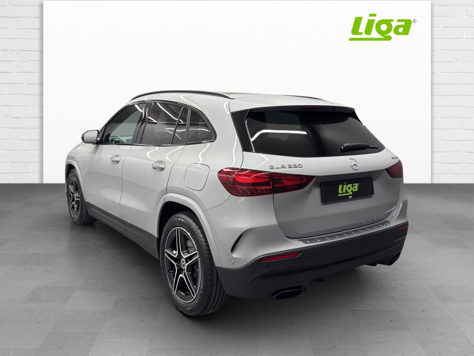 MERCEDES-BENZ GLA 250 Swiss Star - 4