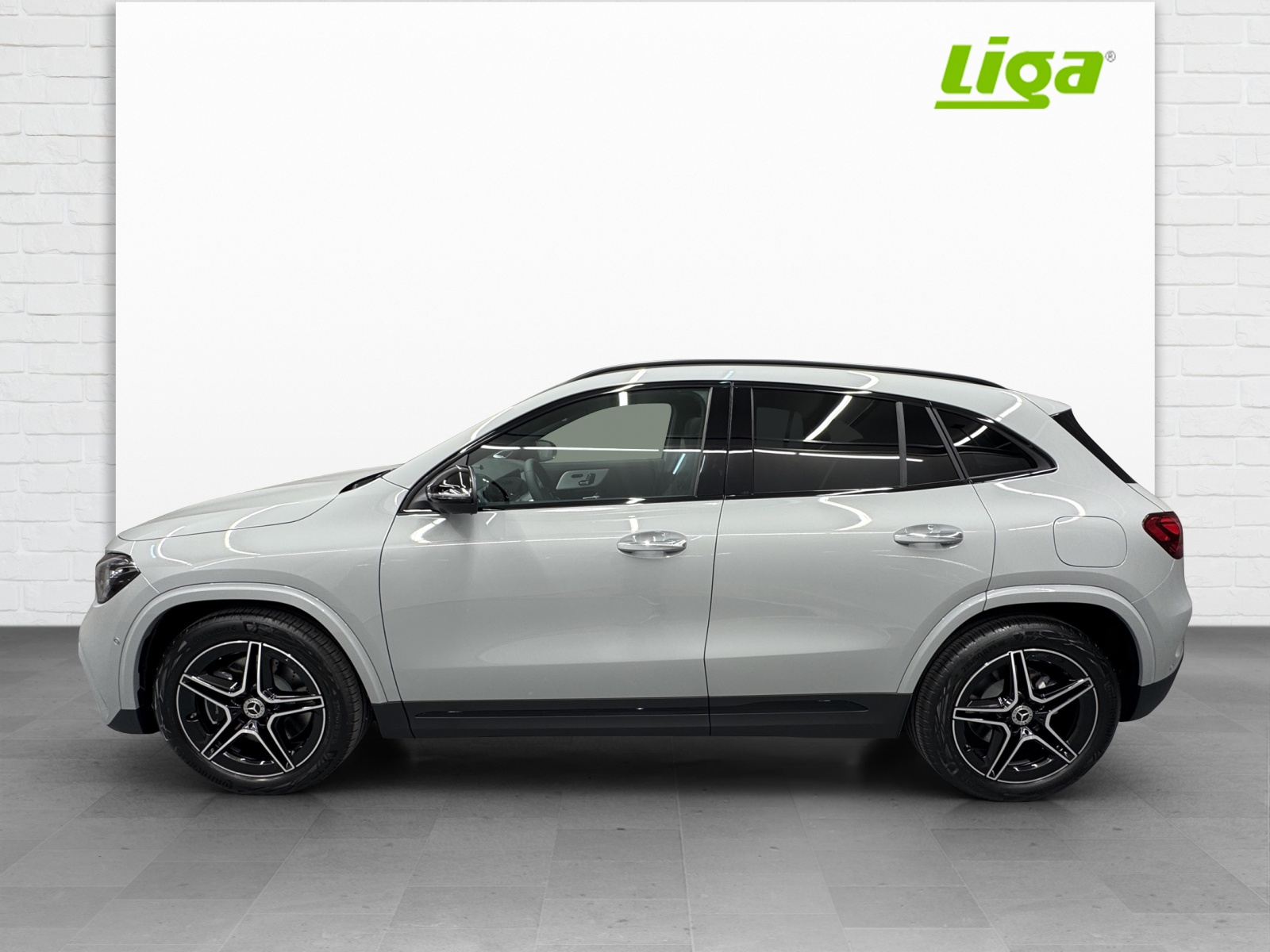 MERCEDES-BENZ GLA 250 Swiss Star - 3