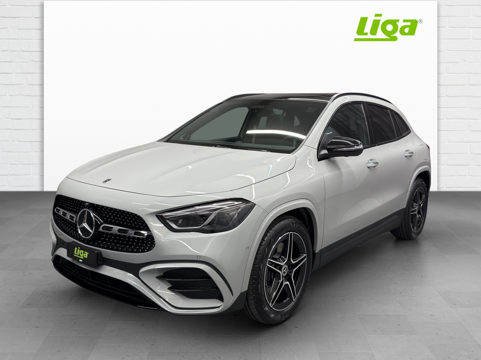 MERCEDES-BENZ GLA 250 Swiss Star