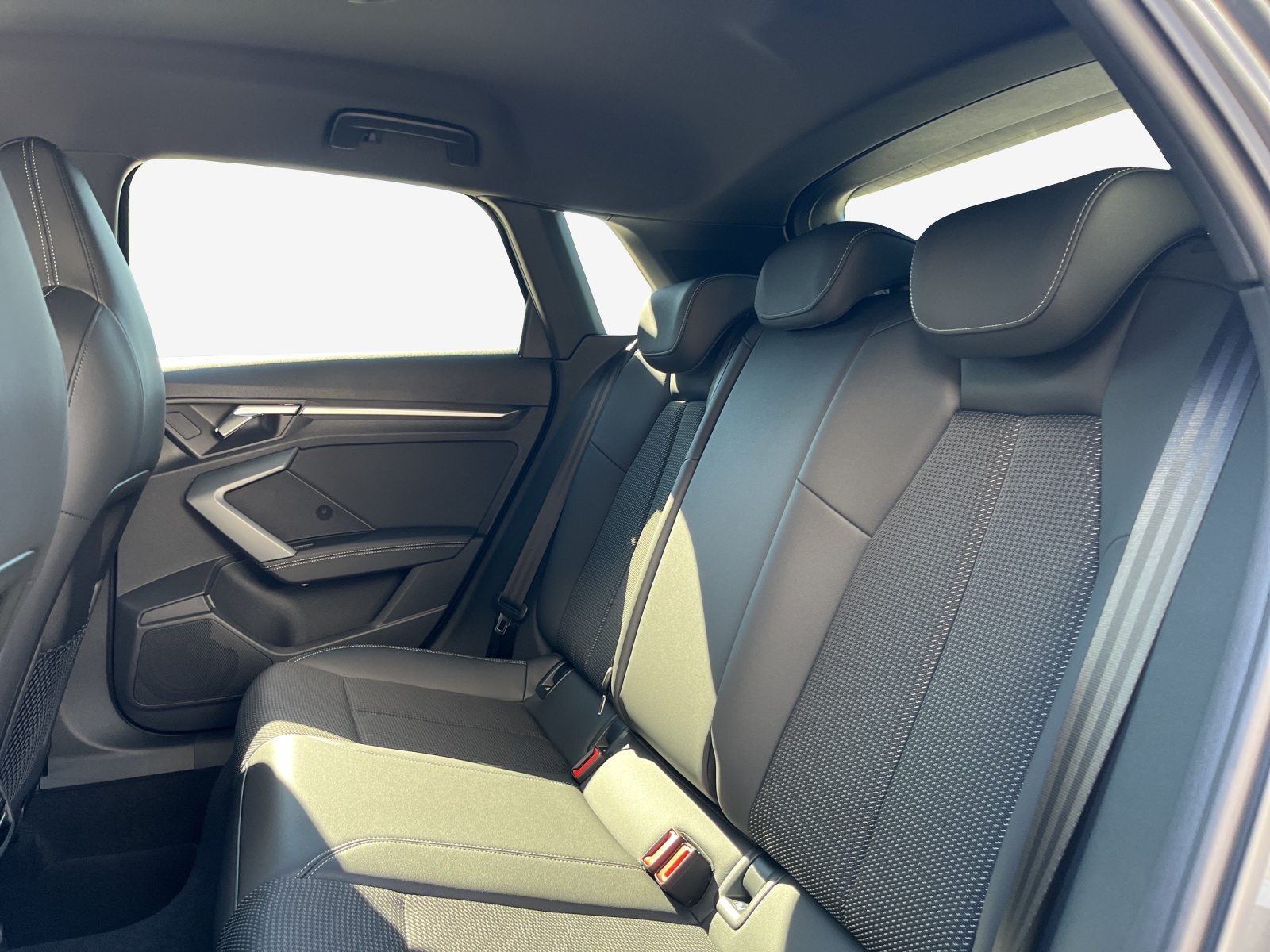 AUDI A3 Sportback TFSI e 200 kW S line Attraction S tronic - 12