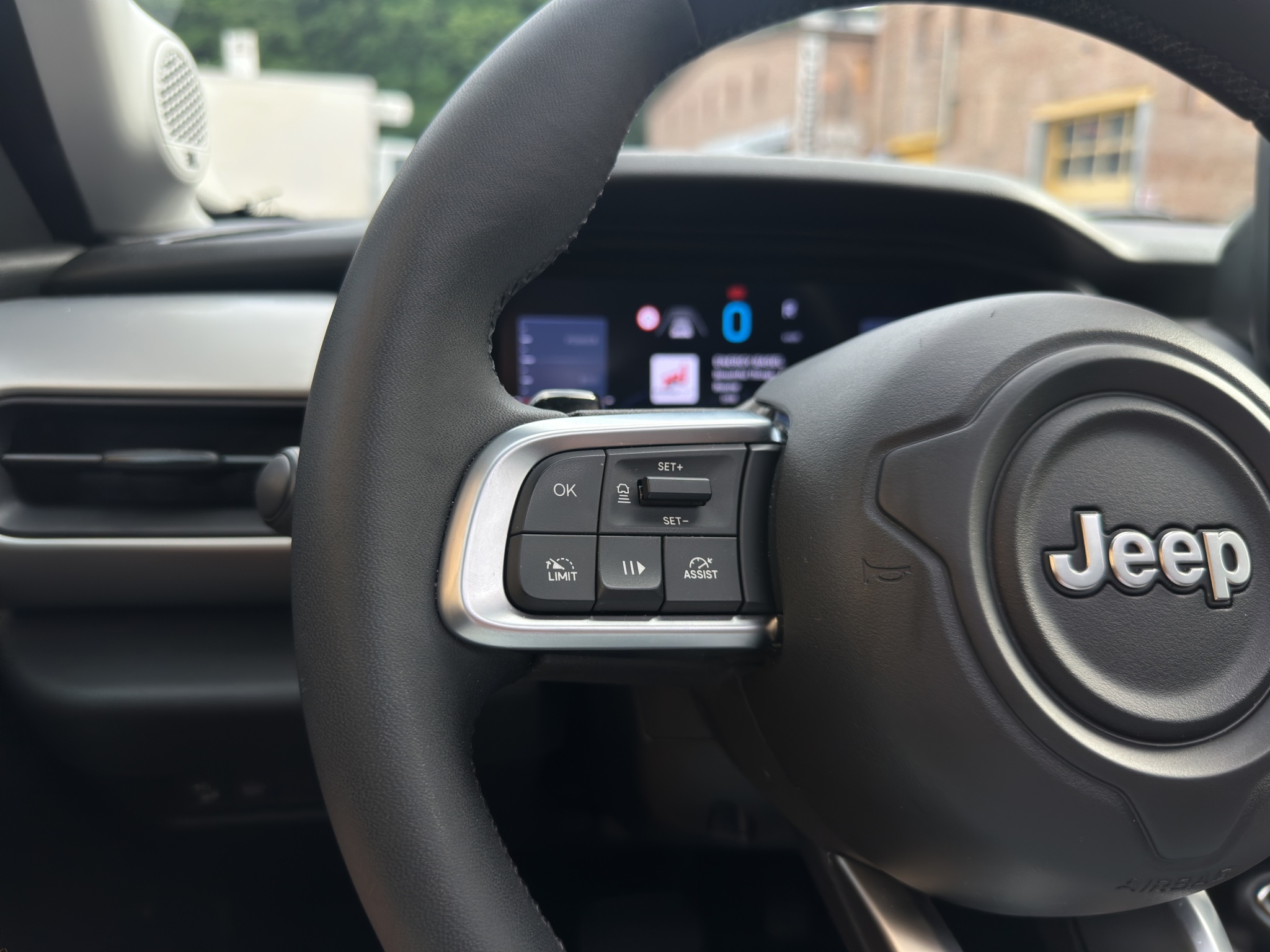 JEEP AVENGER 14
