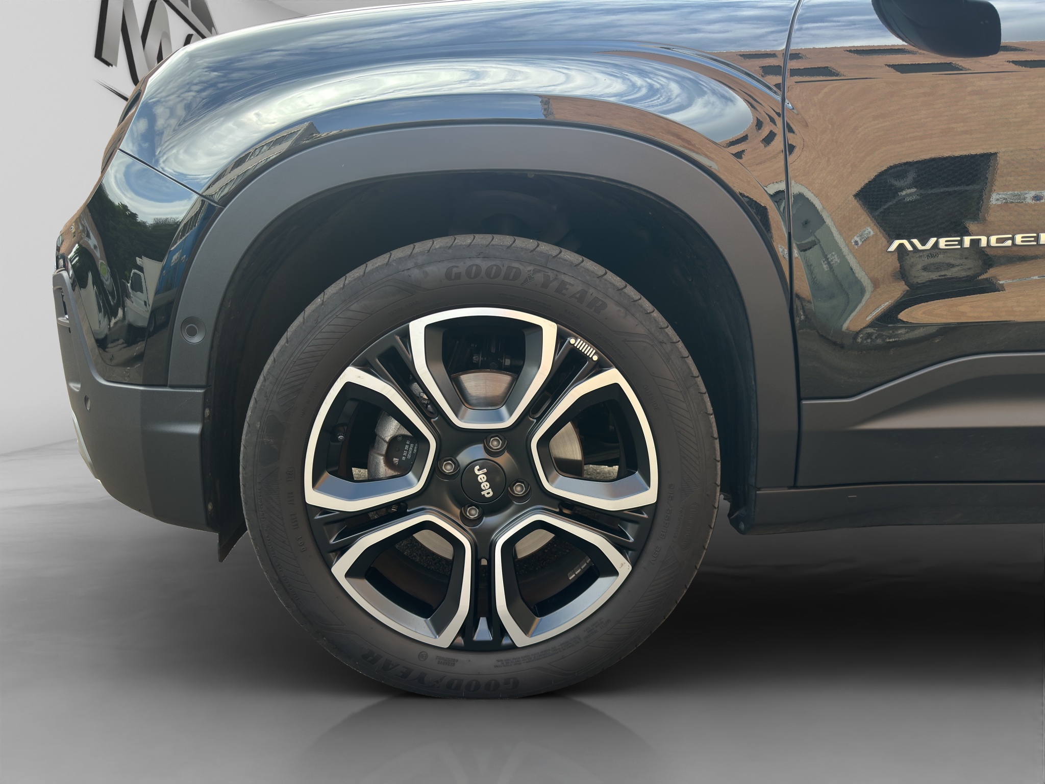 JEEP AVENGER 19
