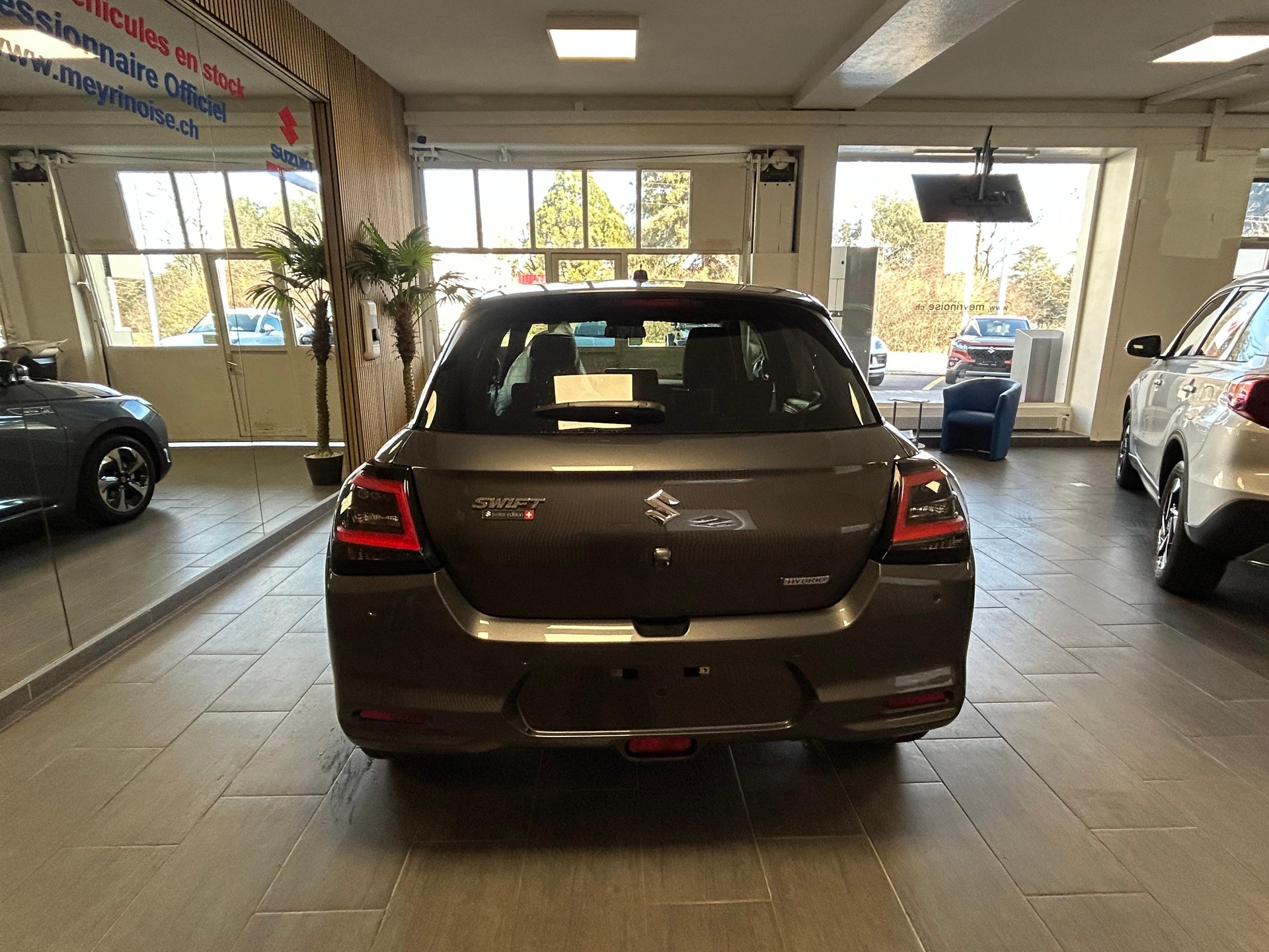 SUZUKI Swift 1.2 Sakura Top Hybrid - 6