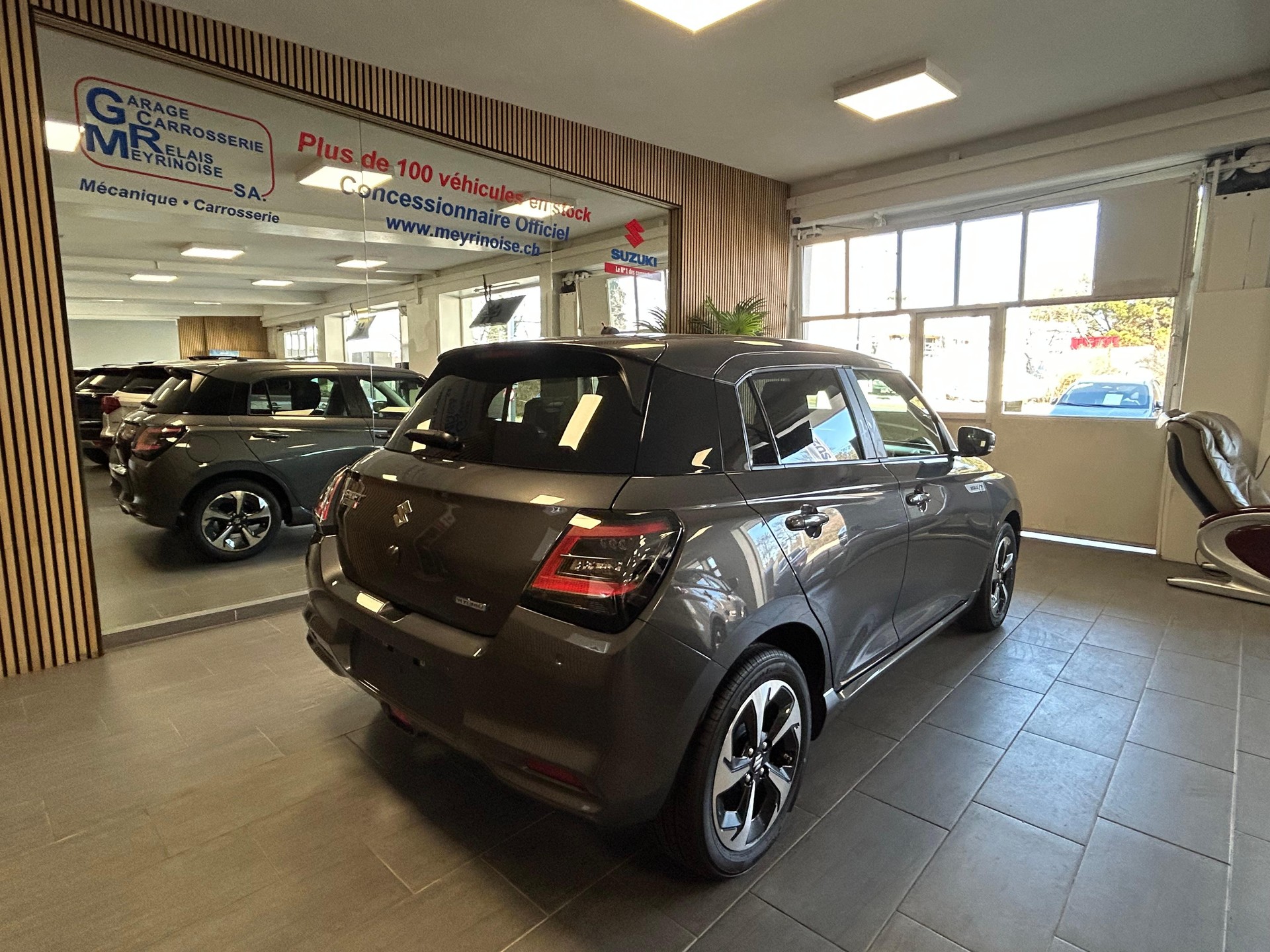 SUZUKI Swift 1.2 Sakura Top Hybrid - 7