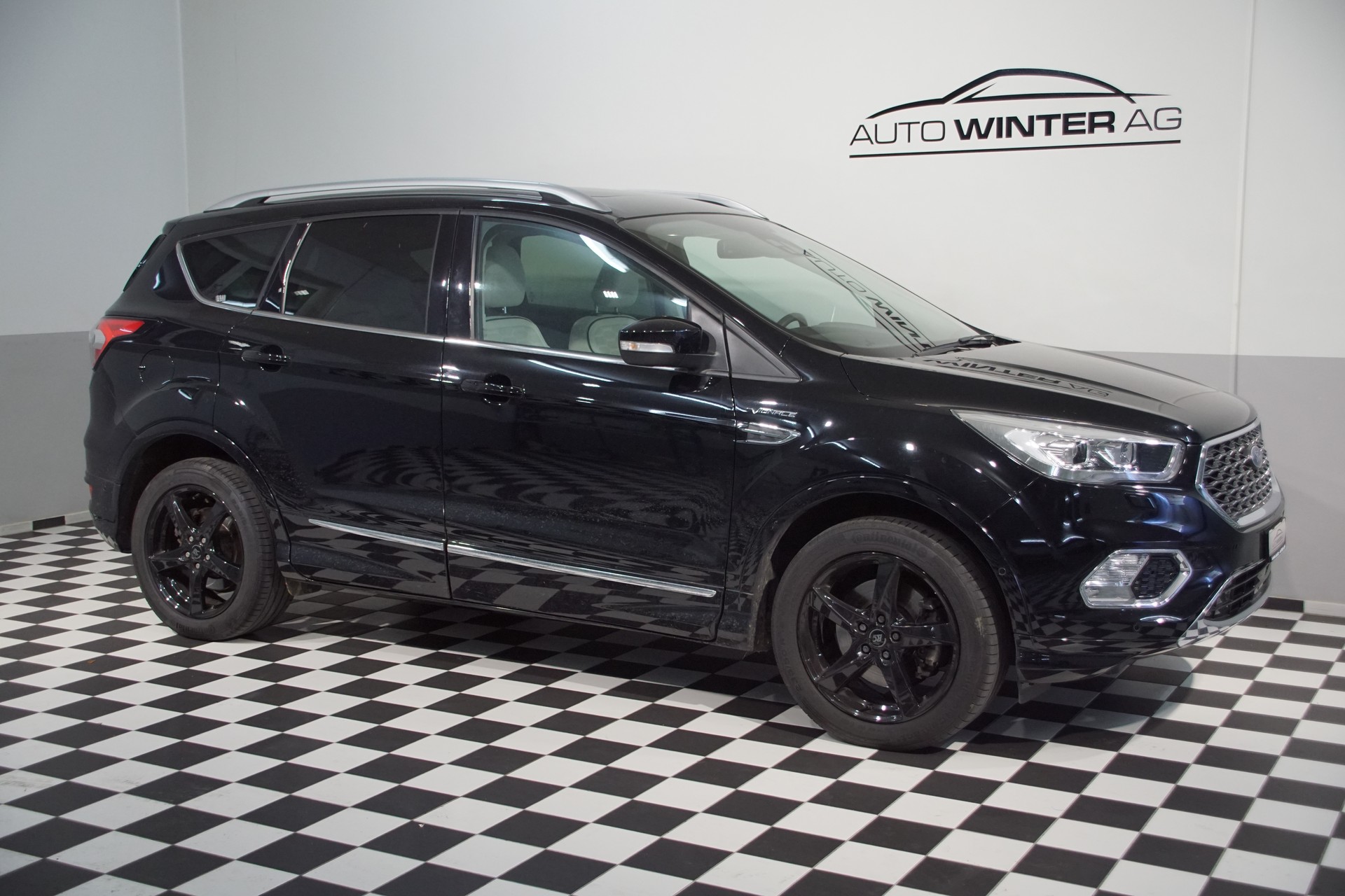 FORD Kuga 2.0 TDCi Vignale 4WD PowerShift - 3