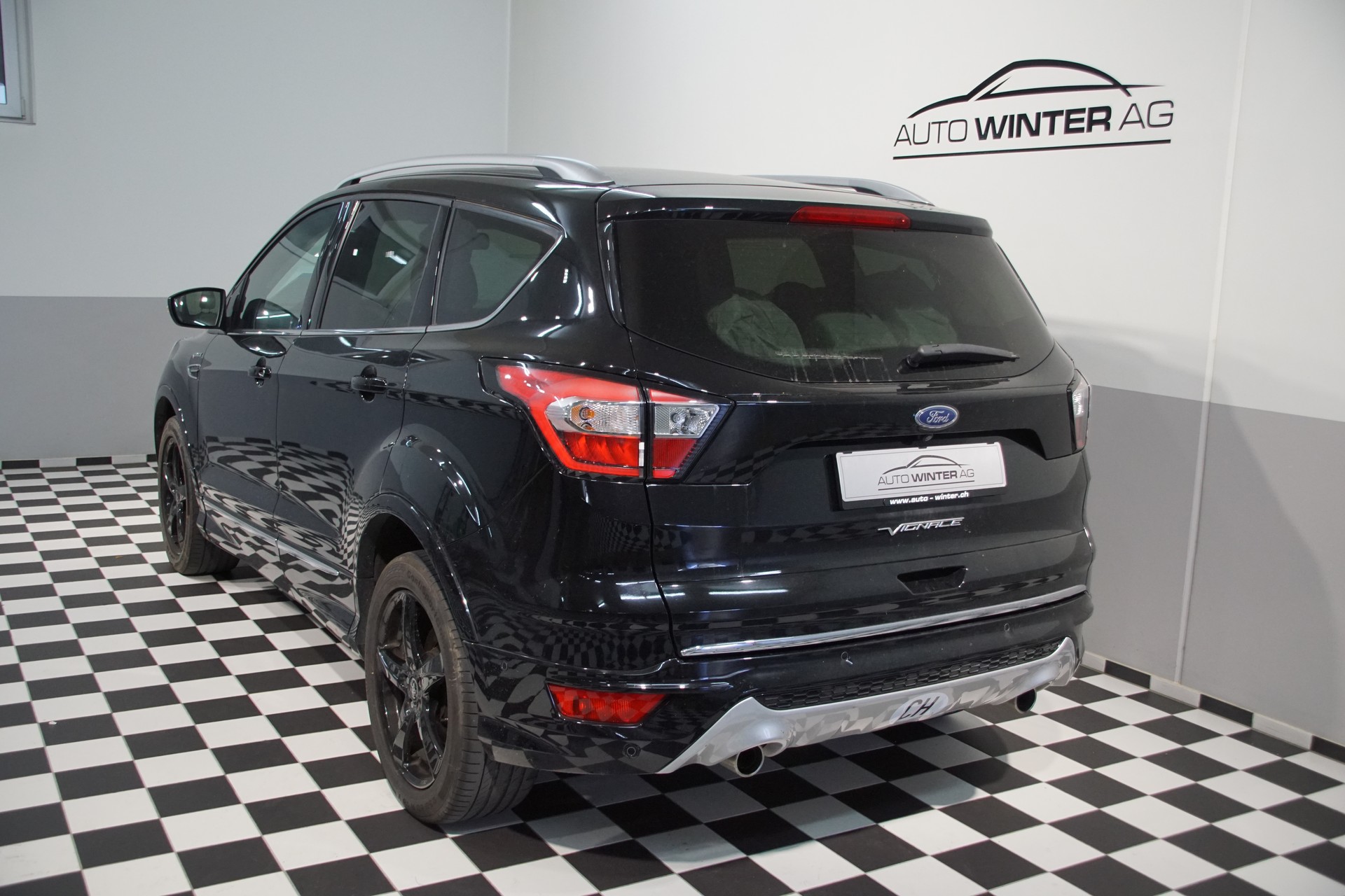 FORD Kuga 2.0 TDCi Vignale 4WD PowerShift - 9