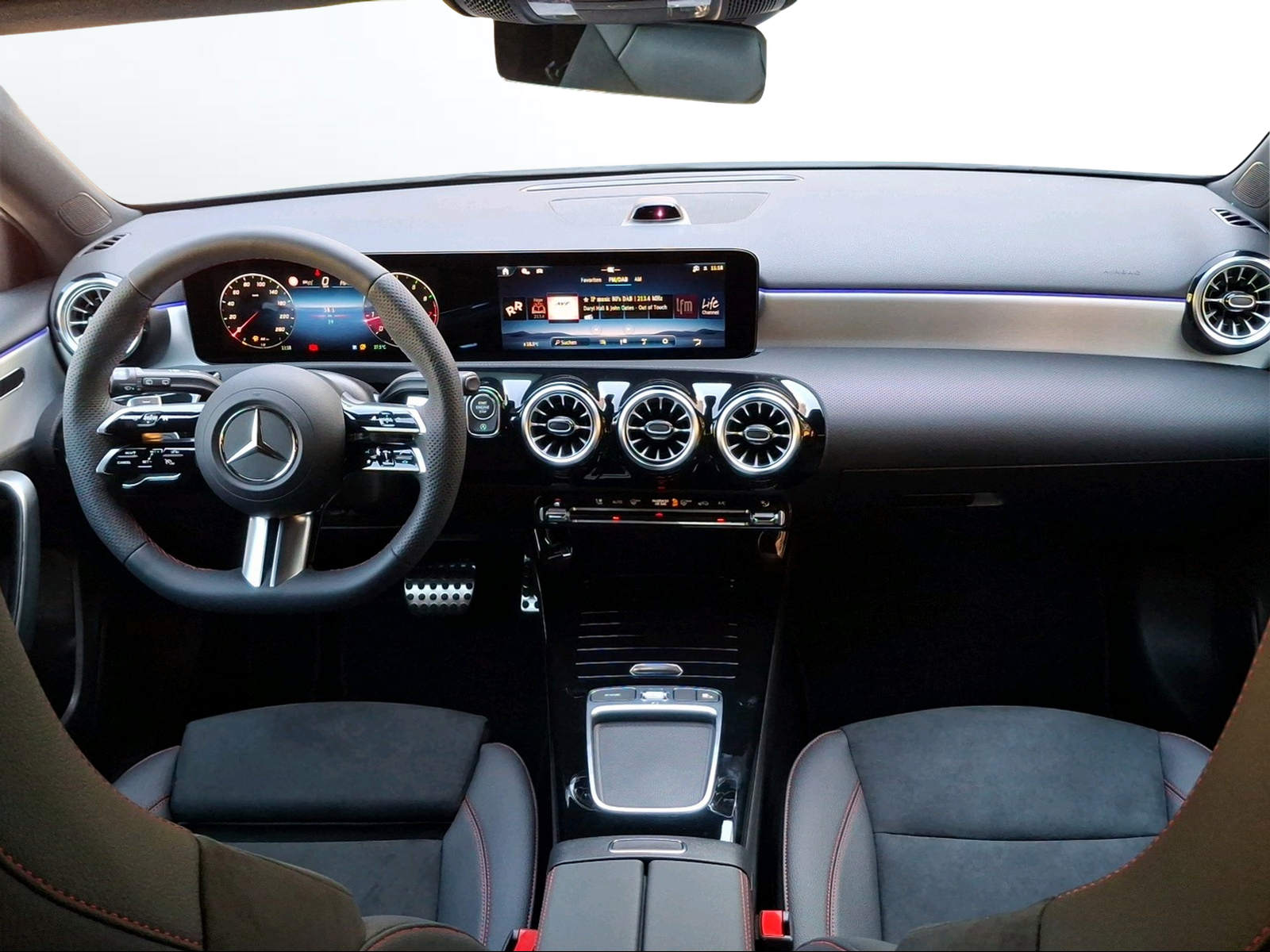 MERCEDES-BENZ A 200 Night Star 7G-DCT - 9