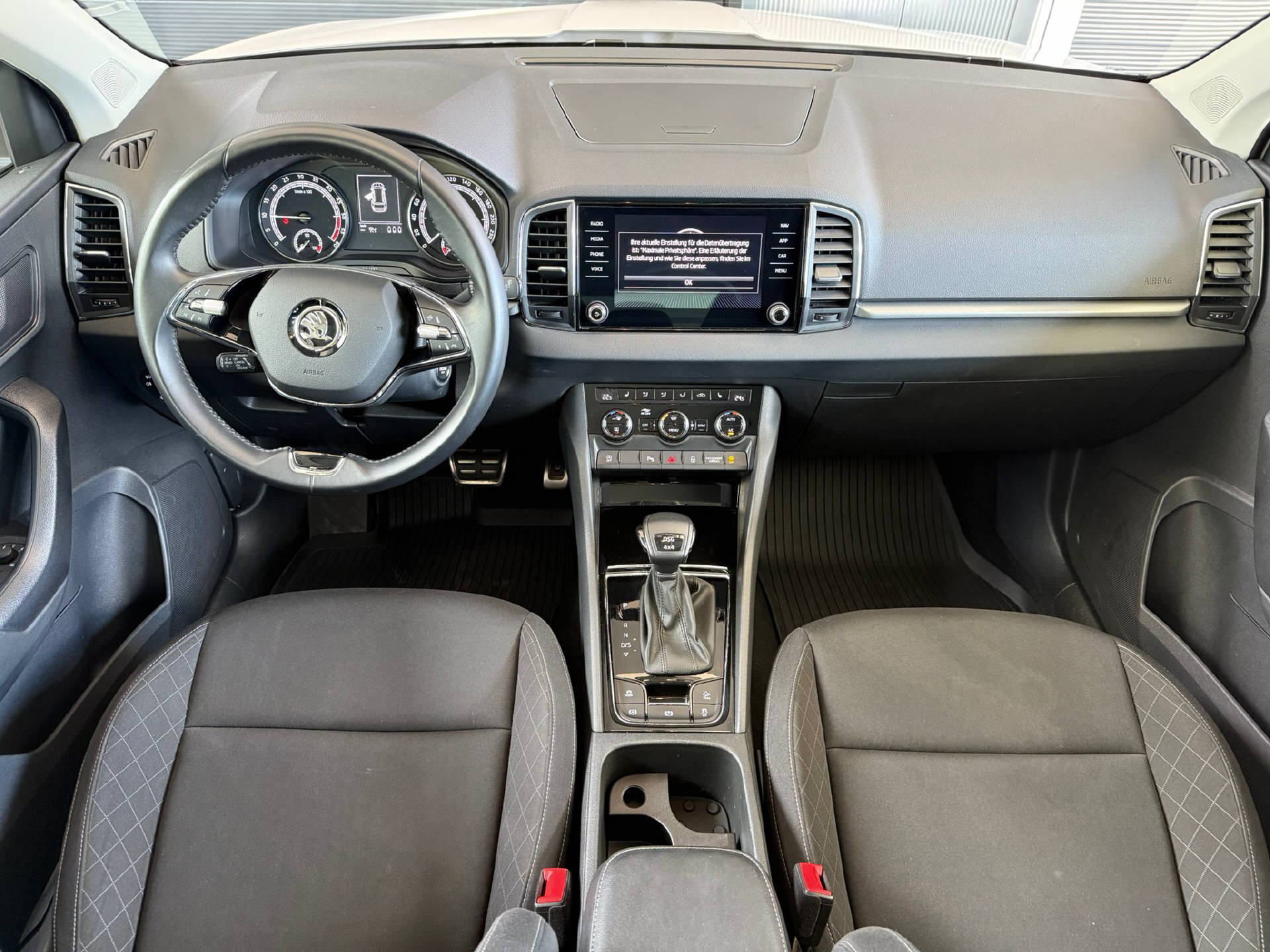 SKODA Karoq 2.0 TDI Ambition 4×4 DSG-6
