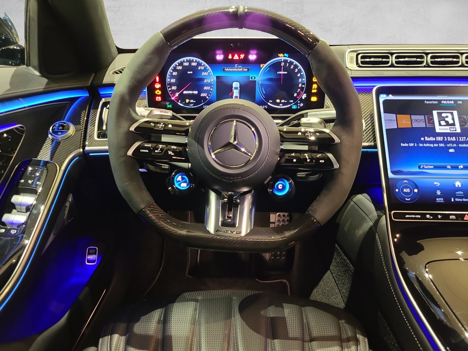 MERCEDES-BENZ S 63 AMG E Performance - 13