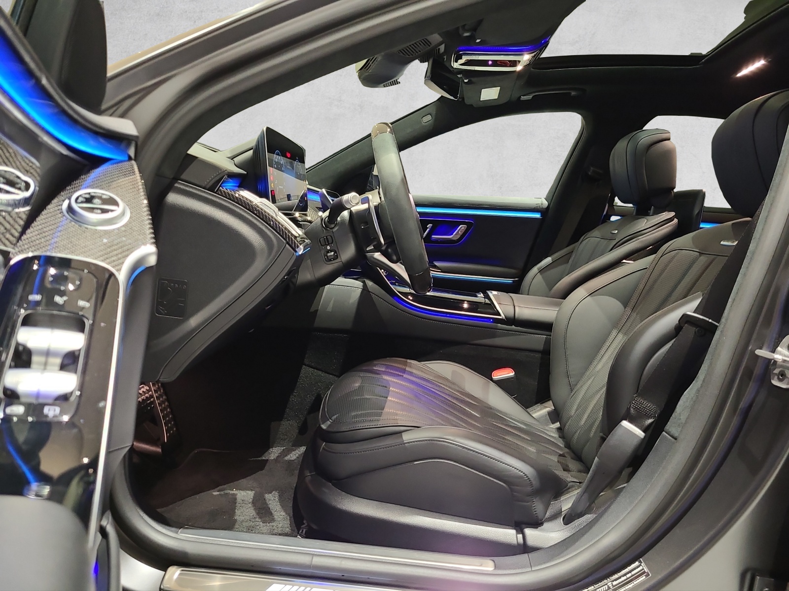 MERCEDES-BENZ S 63 AMG E Performance - 8