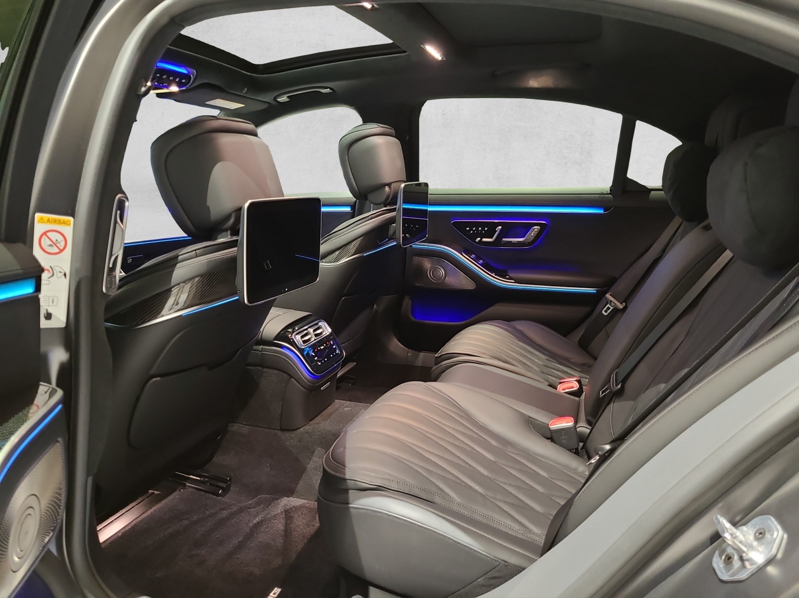 MERCEDES-BENZ S 63 AMG E Performance - 11