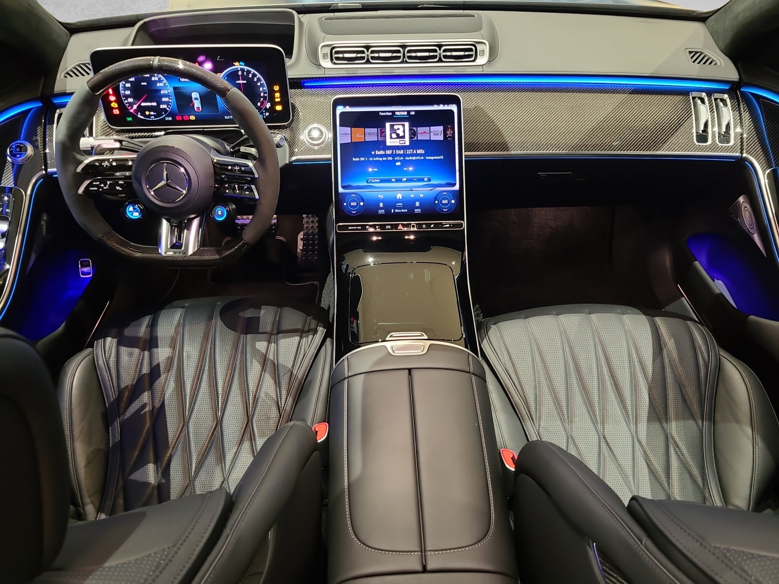 MERCEDES-BENZ S 63 AMG E Performance - 12