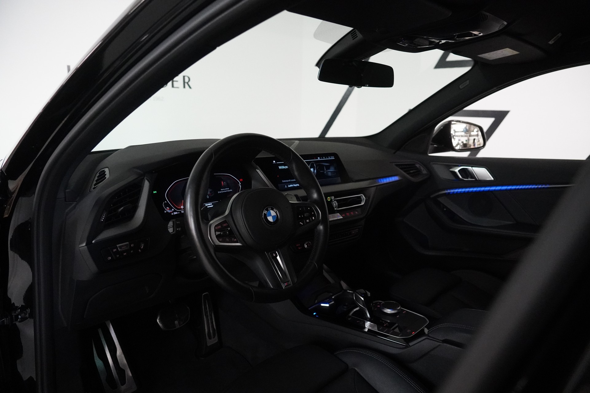 BMW M135i xDrive Steptronic - 23