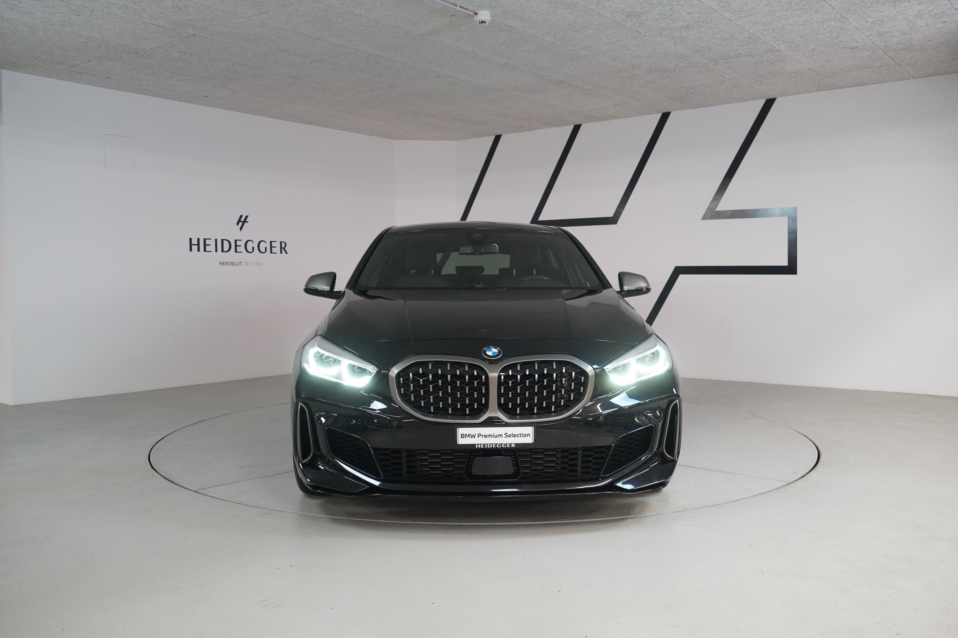 BMW M135i xDrive Steptronic - 2