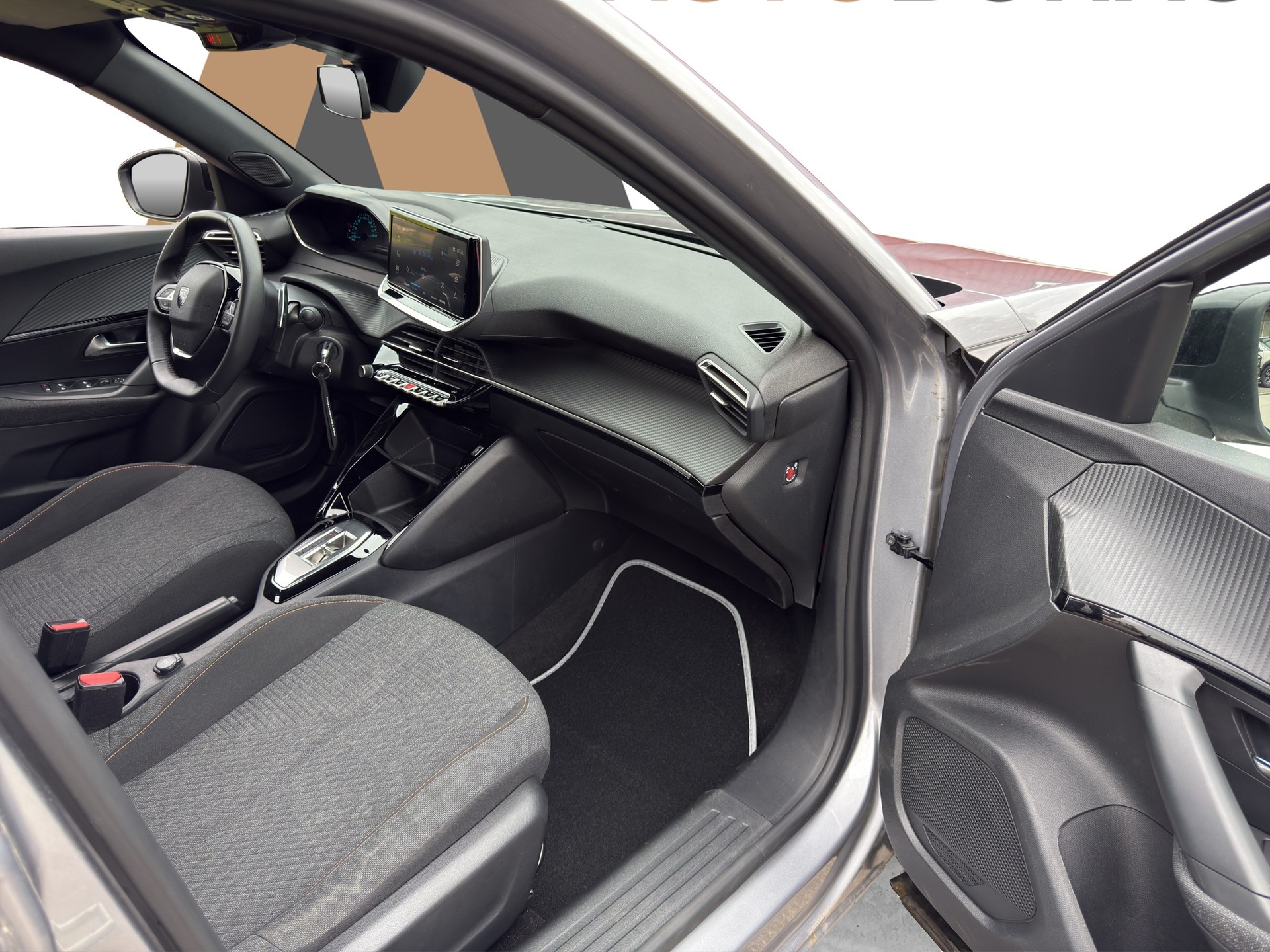 PEUGEOT 2008 1.2 Hybrid 145 Style - 14