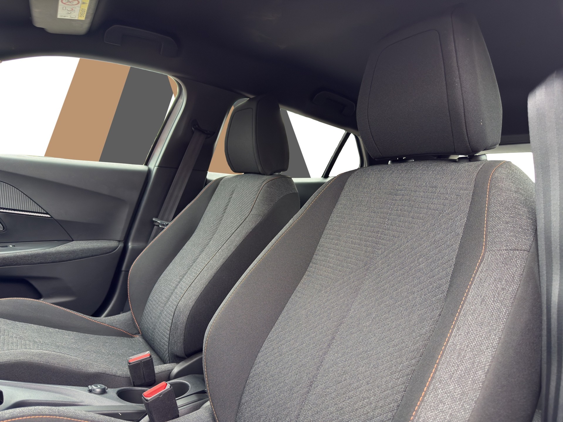 PEUGEOT 2008 1.2 Hybrid 145 Style - 27