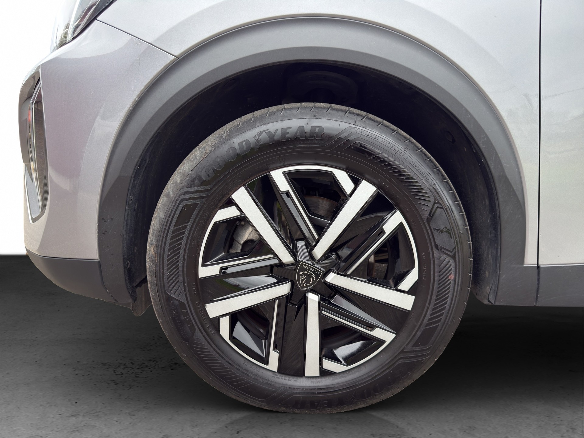 PEUGEOT 2008 1.2 Hybrid 145 Style - 25